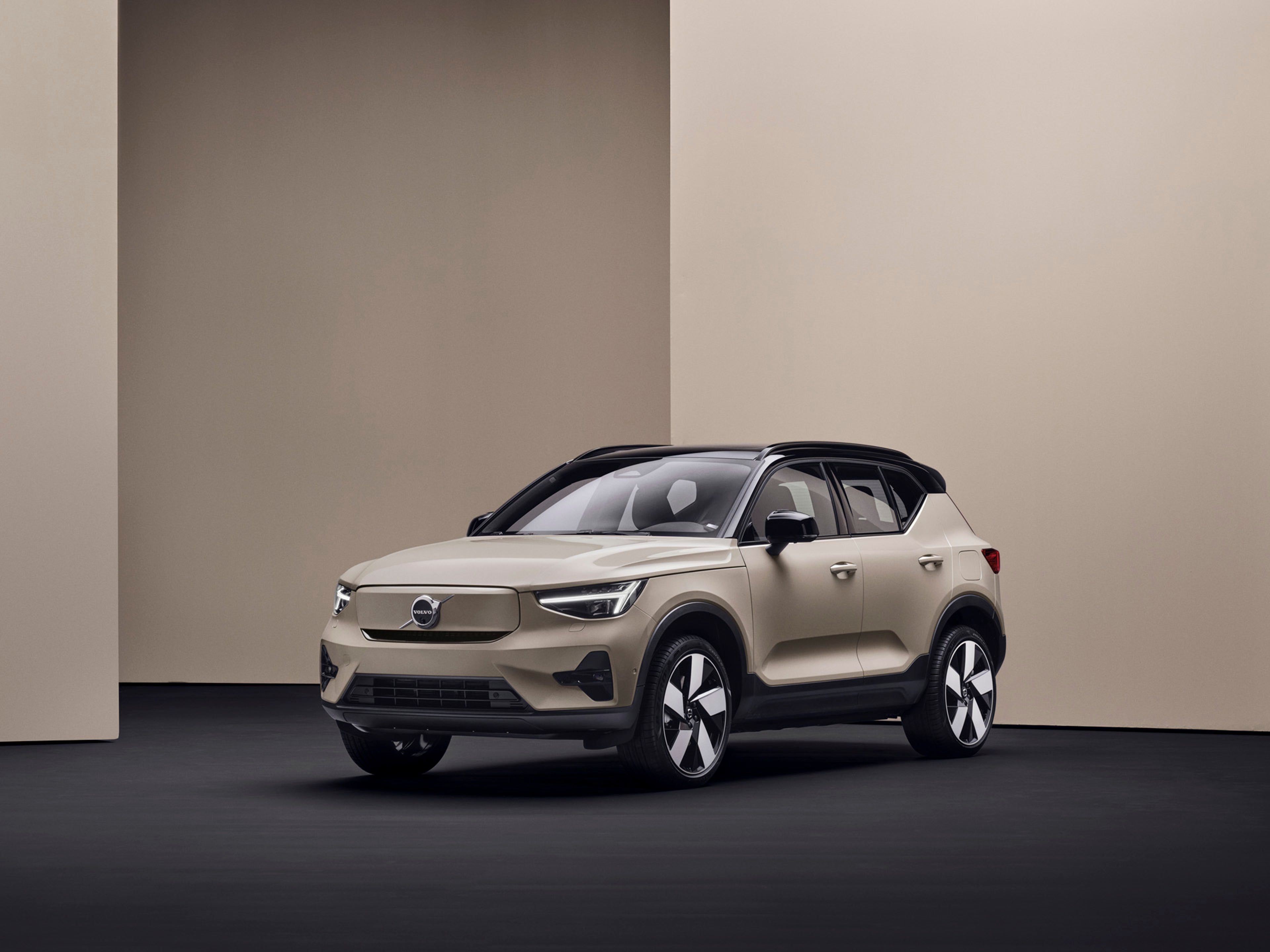Volvo EX40 eléctrico puro