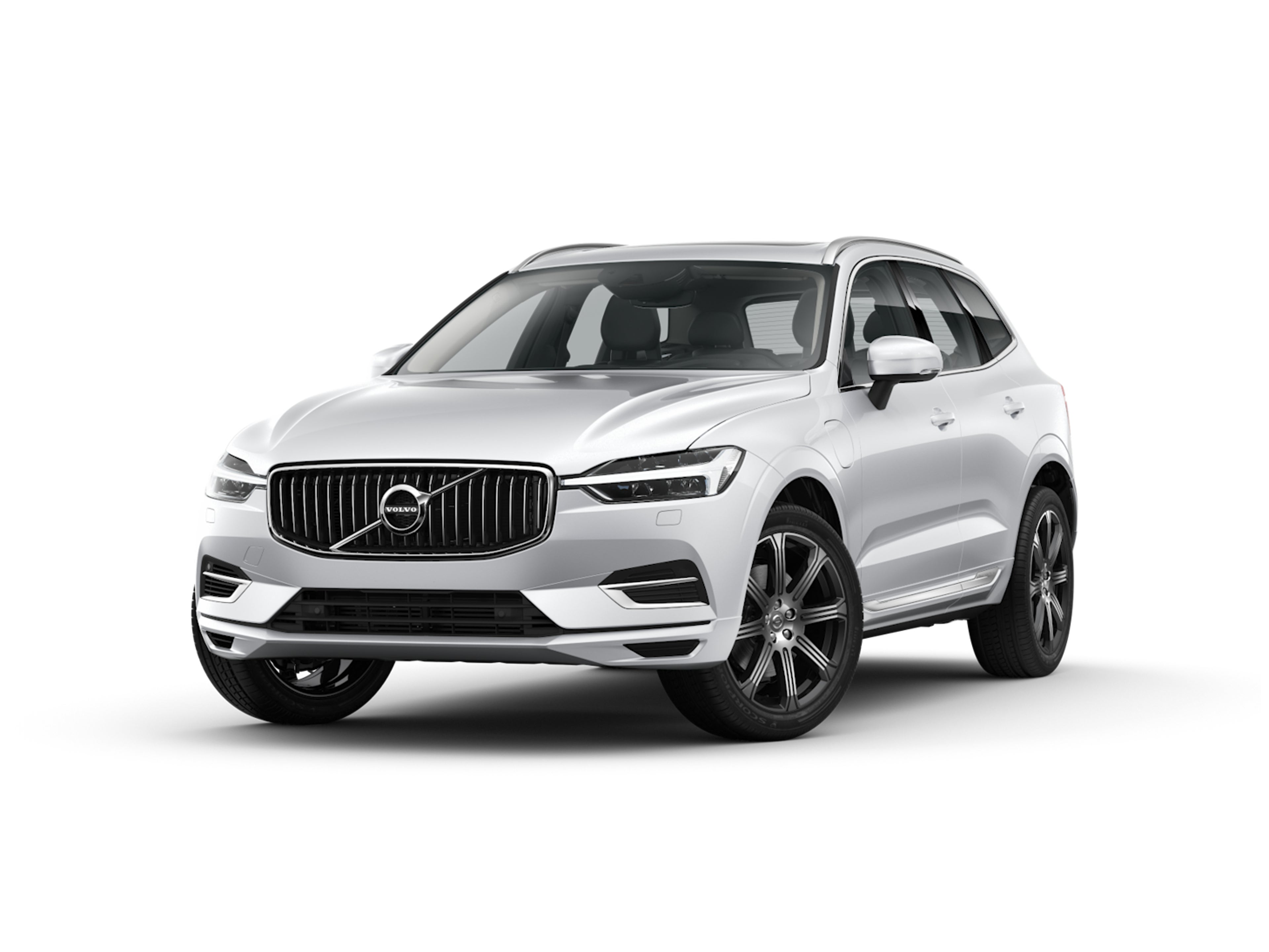 A front facing image of the Volvo XC60 plug-in hybrid in silver dawn.