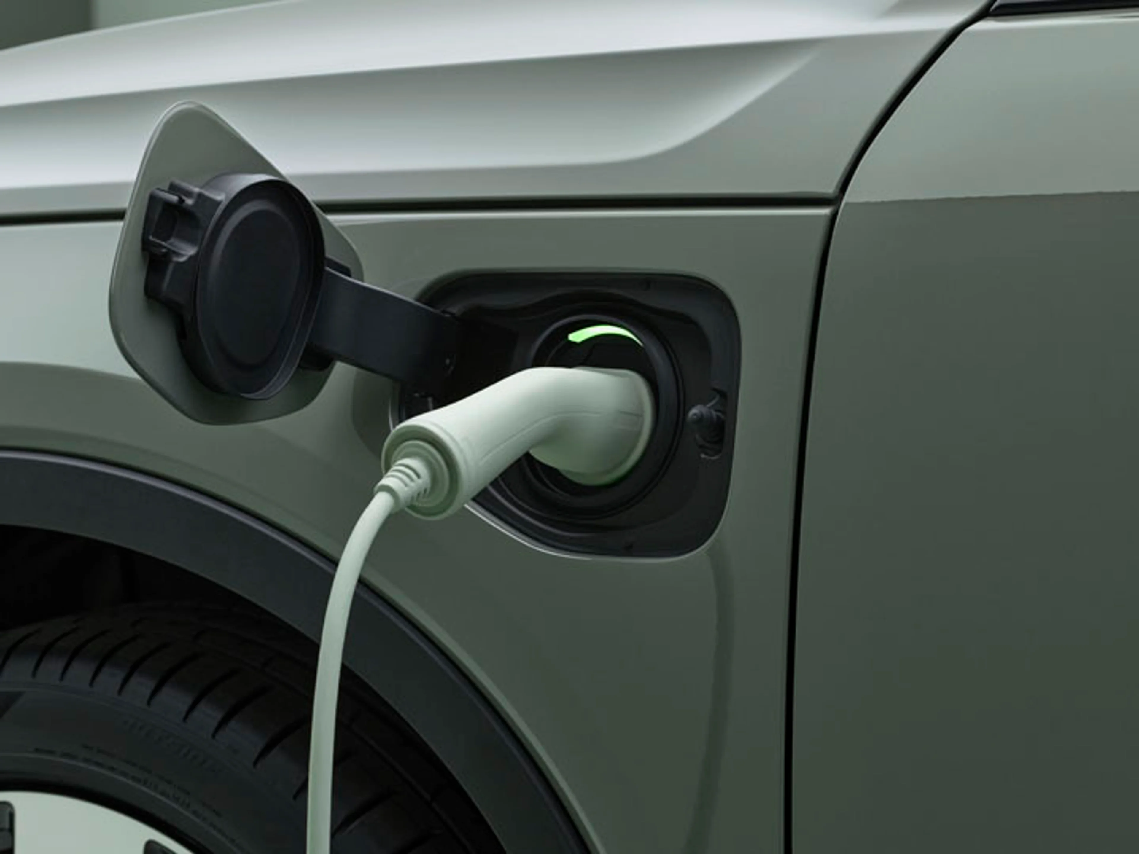 Puerta de recarga de un Volvo eléctrico