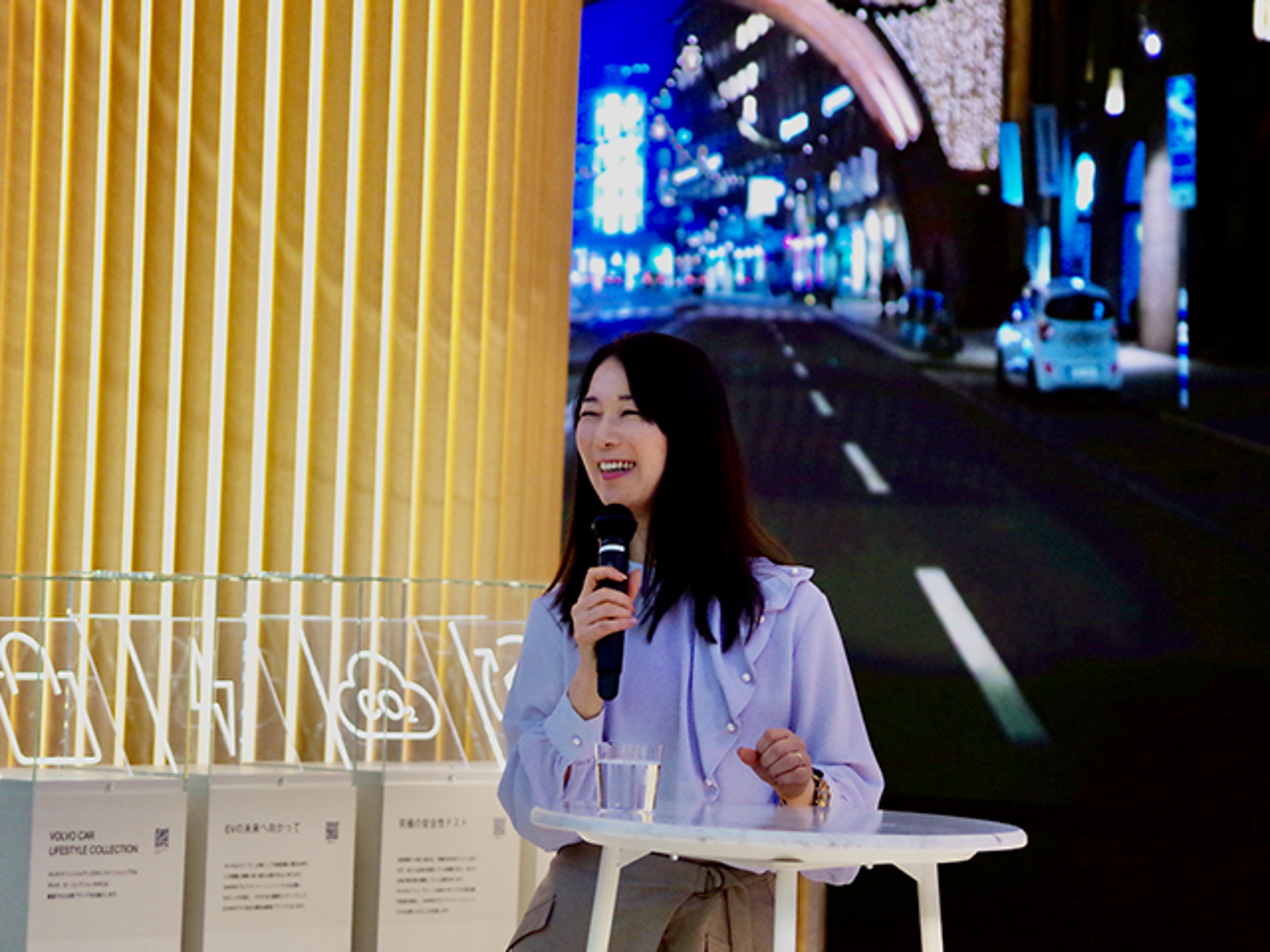 まるも亜希子氏