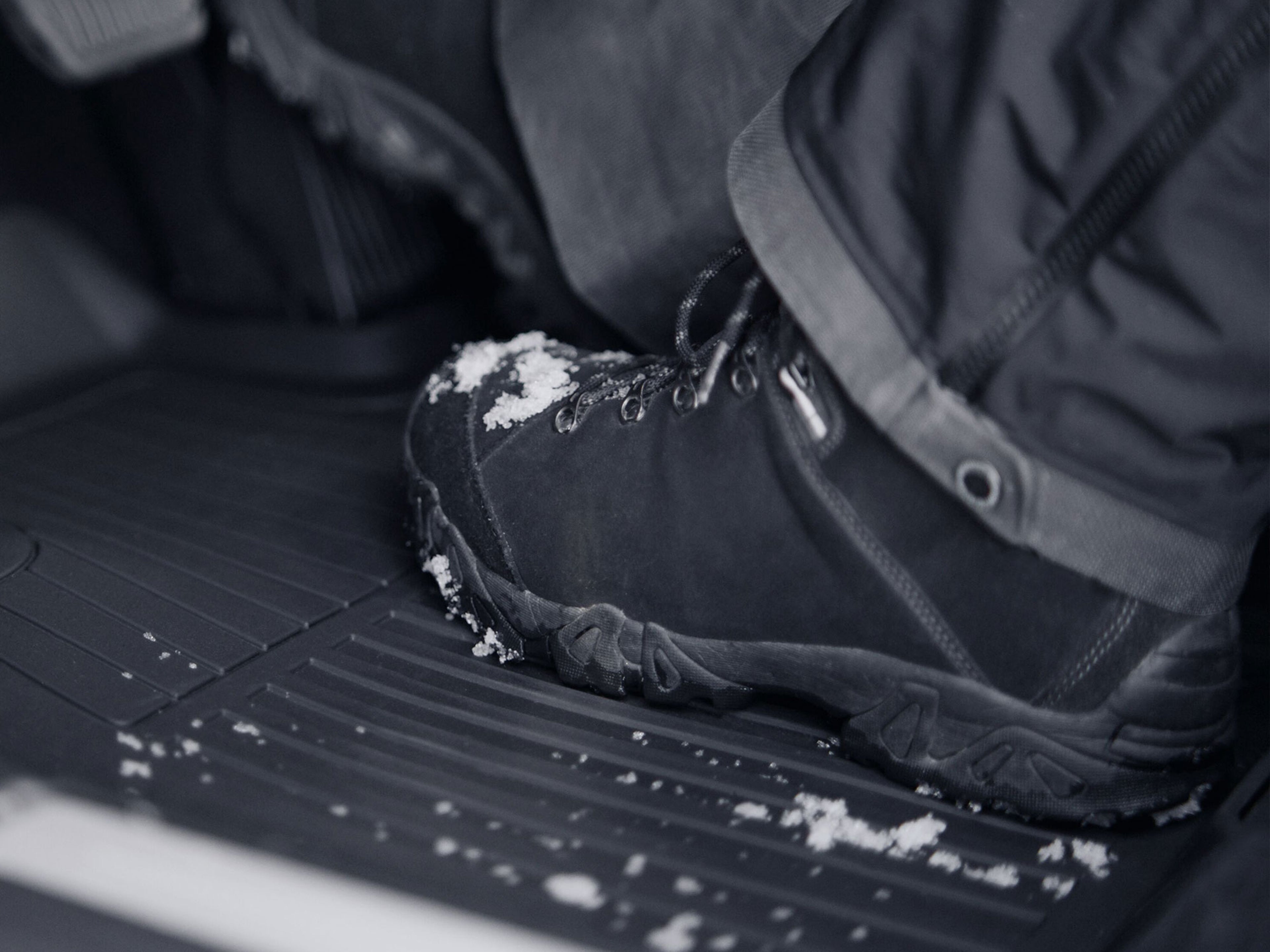 Rubberen beschermingsmat voor koffer van een Volvo