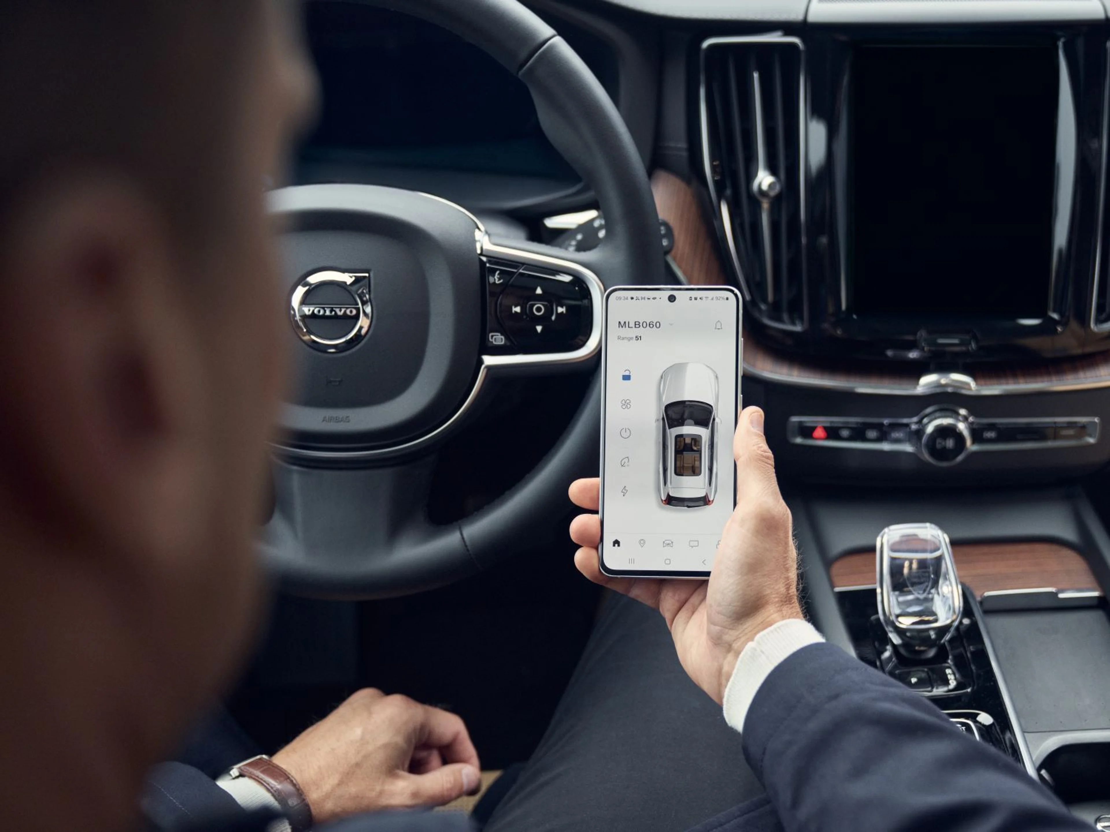 Schedule service - booking service using a mobile app in car