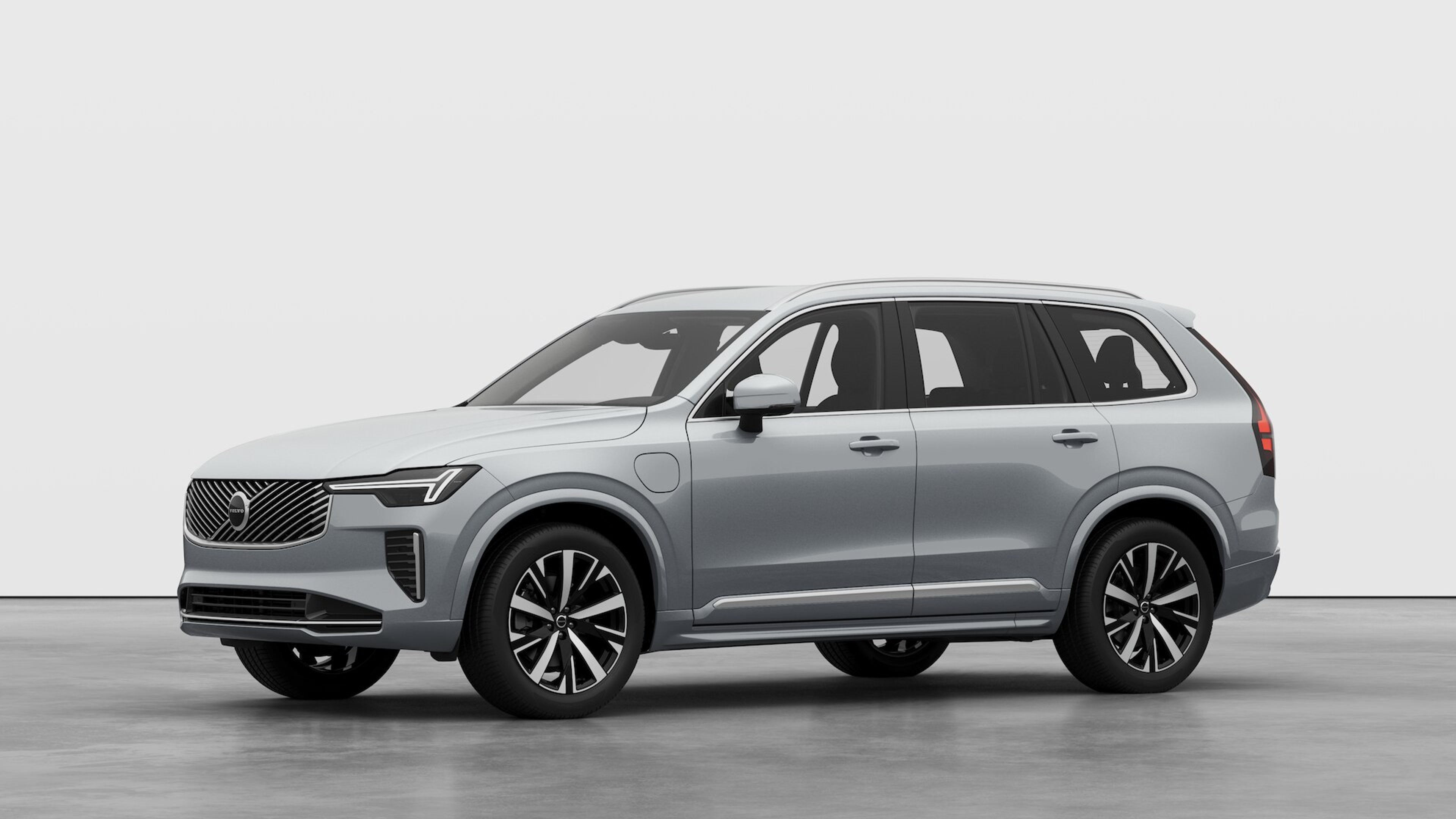 XC90 T8 ibrida plug-in AWD automatico 7 posti Core MY26