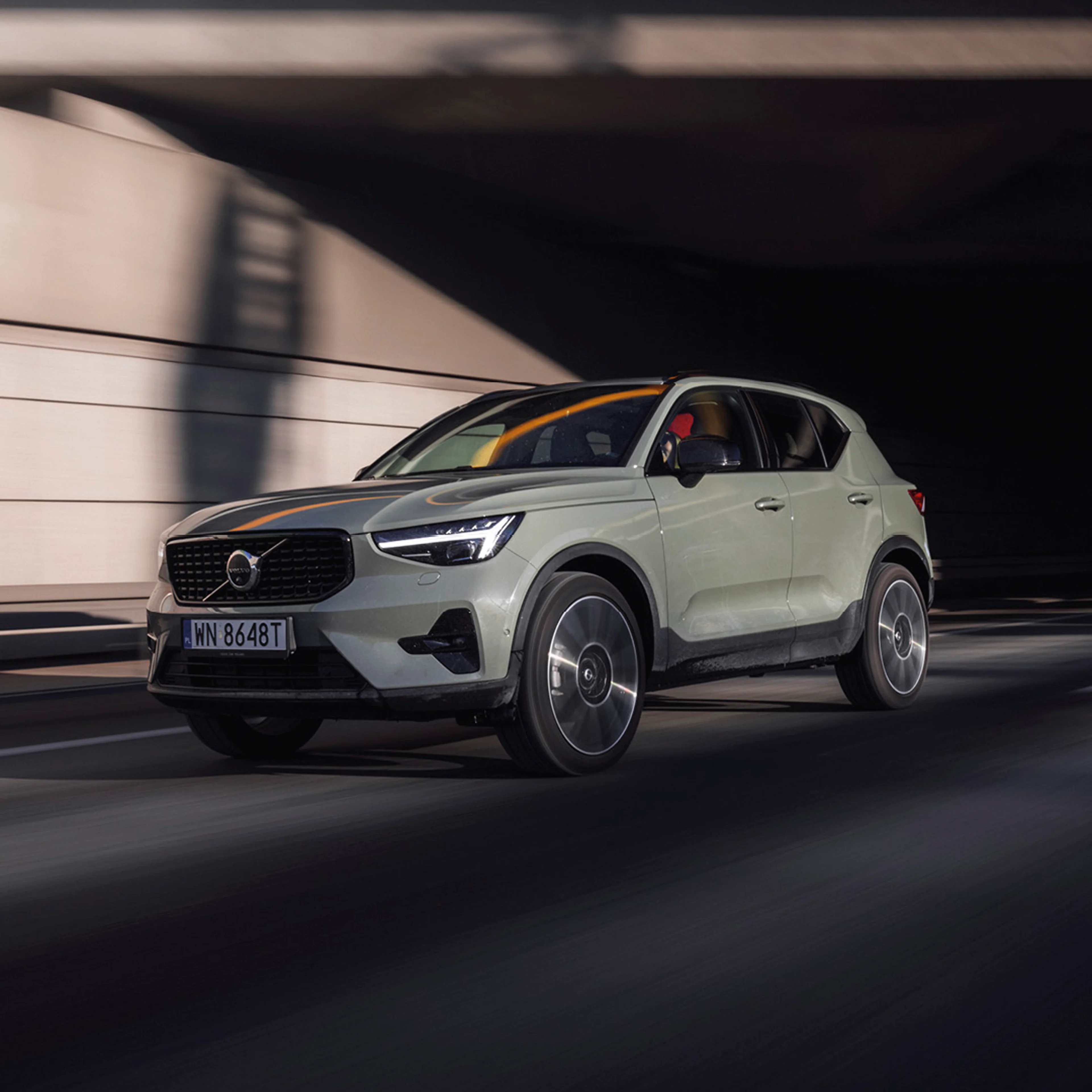 XC40_front left 4-3