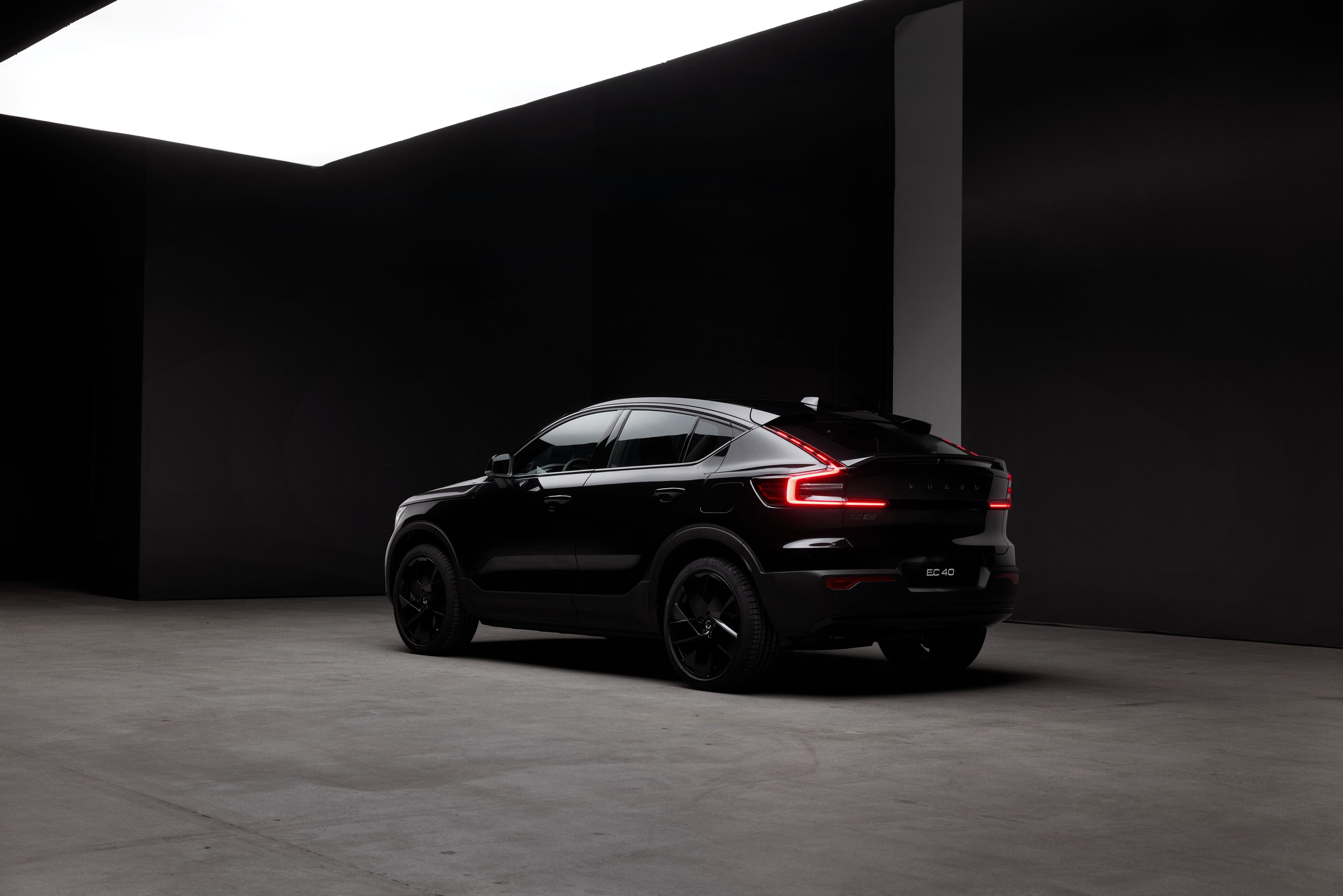 Side image of our Volvo EC40 Black Edition