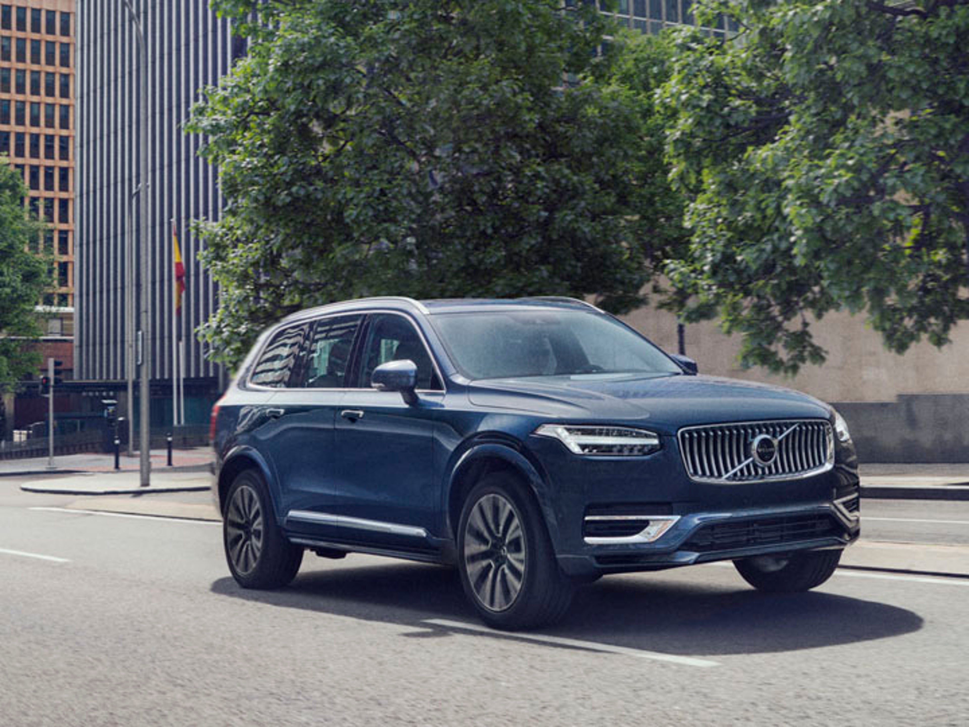 Volvo XC90 en una calle