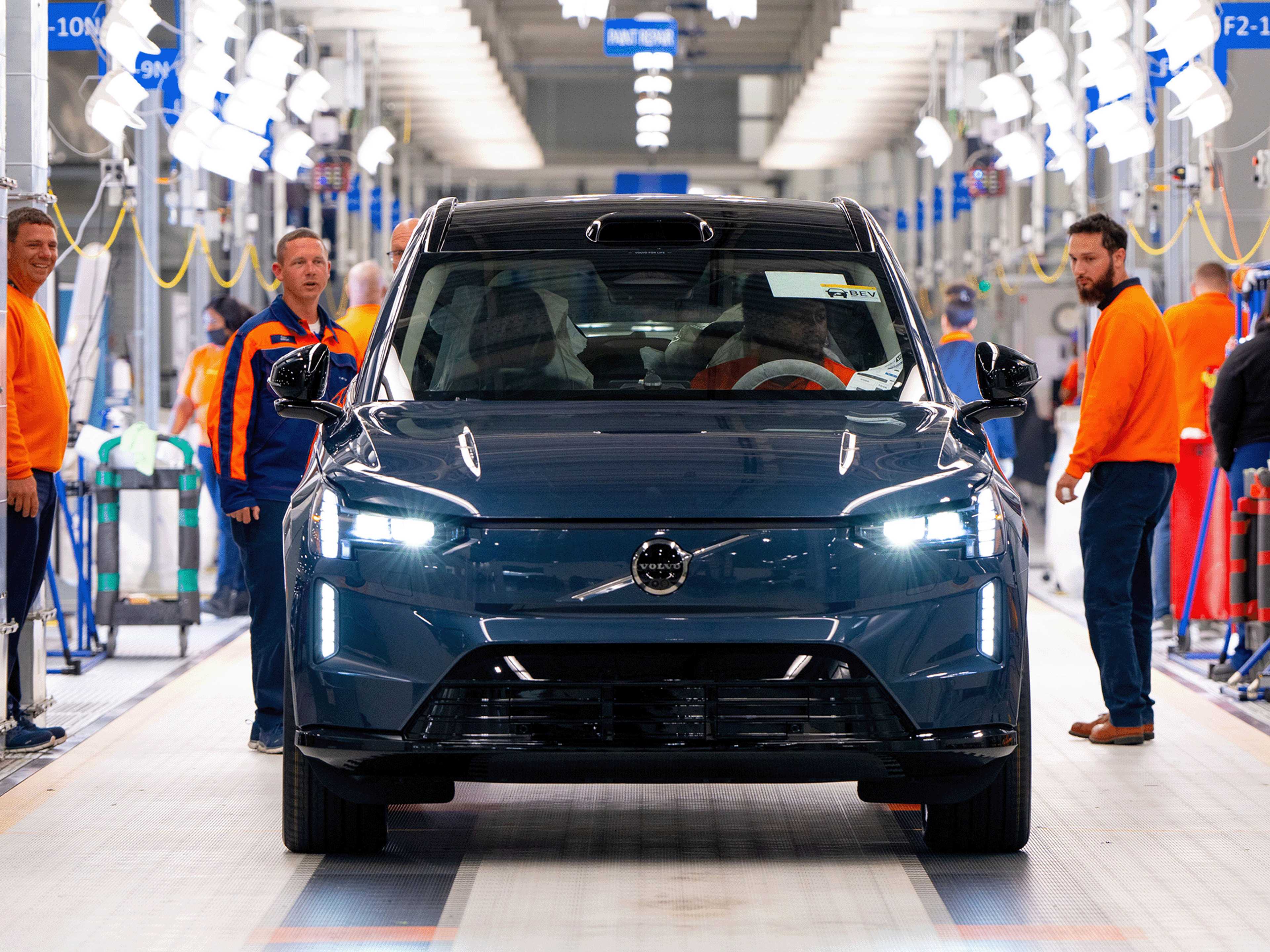Der Volvo EX90 in der Fertigstellung.