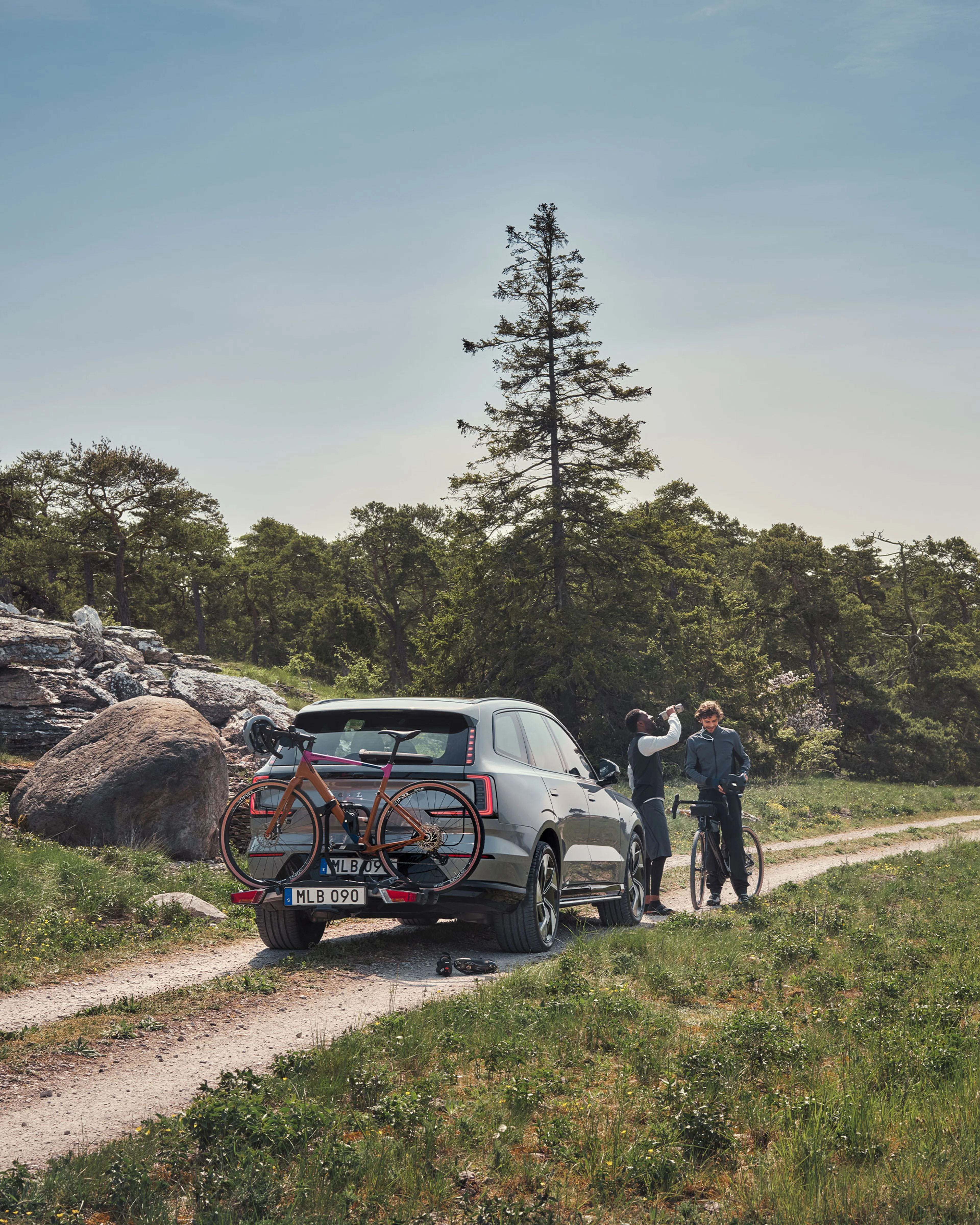 Volvo auf Landstraße