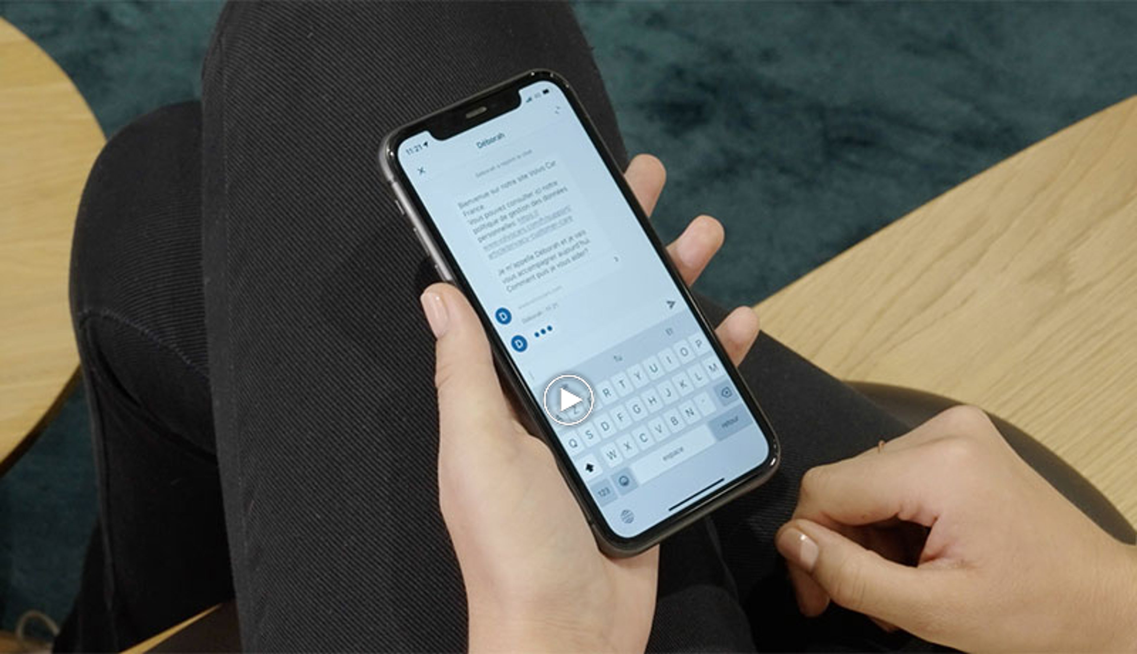 Comment prendre contact avec la Relation Client Volvo via le chat de l'application Volvo Cars ?