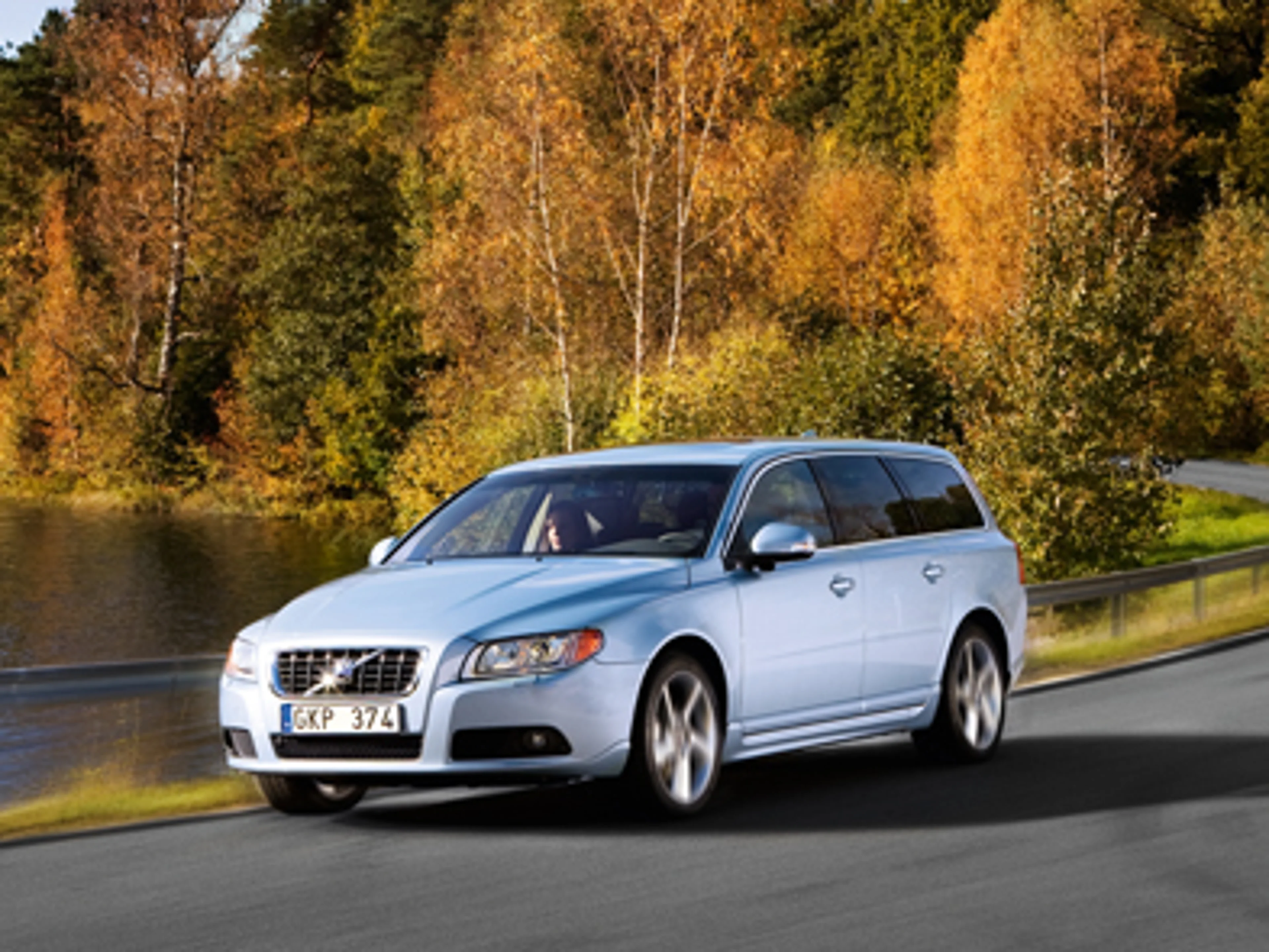 Eldre V70 parkert