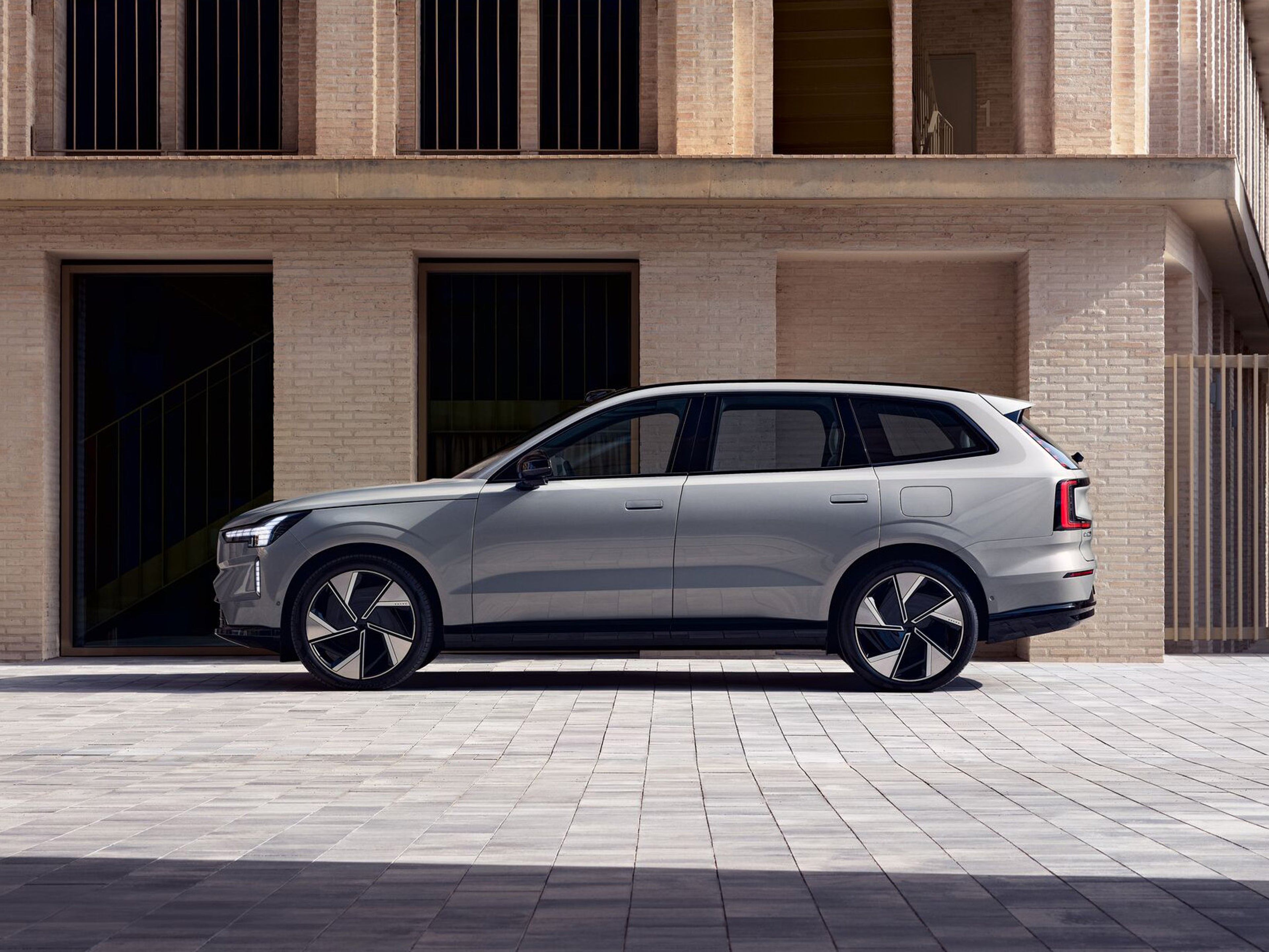Volvo EX90