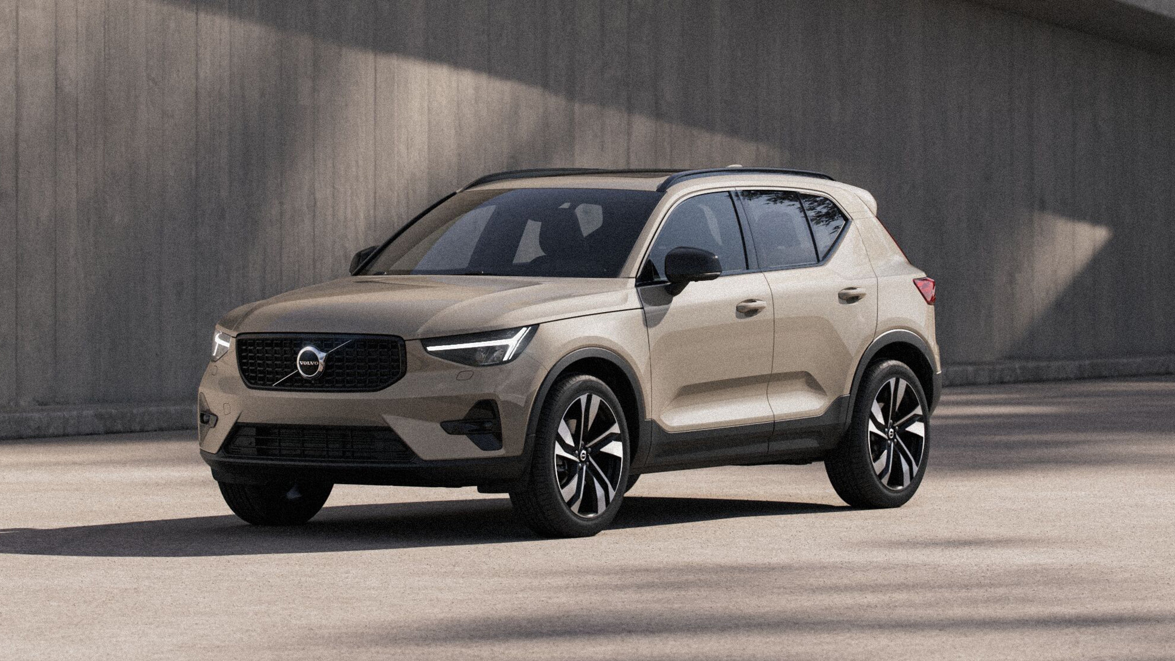 XC40 B3 Automatico Essential MY26