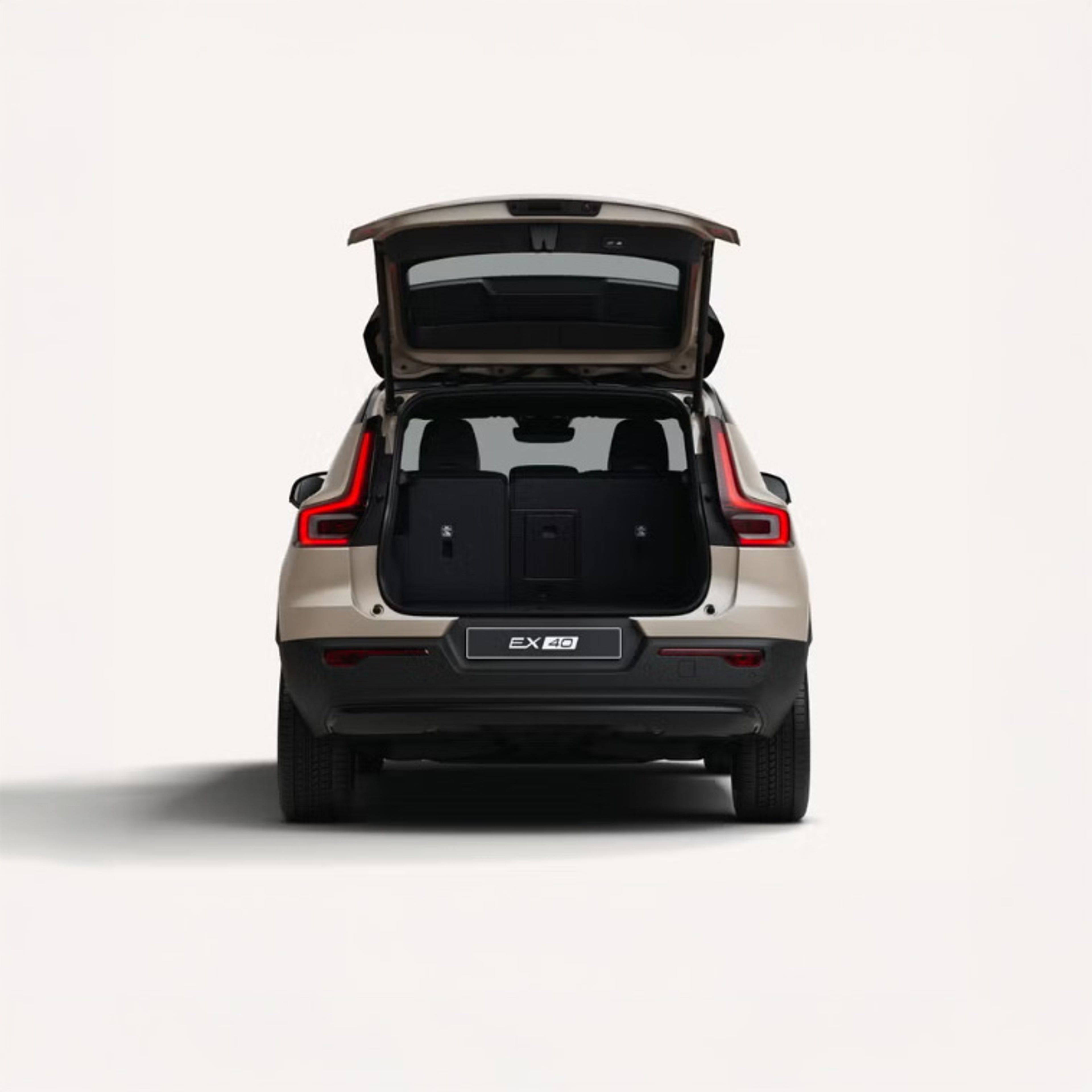 Rear view of EX40 with boot open