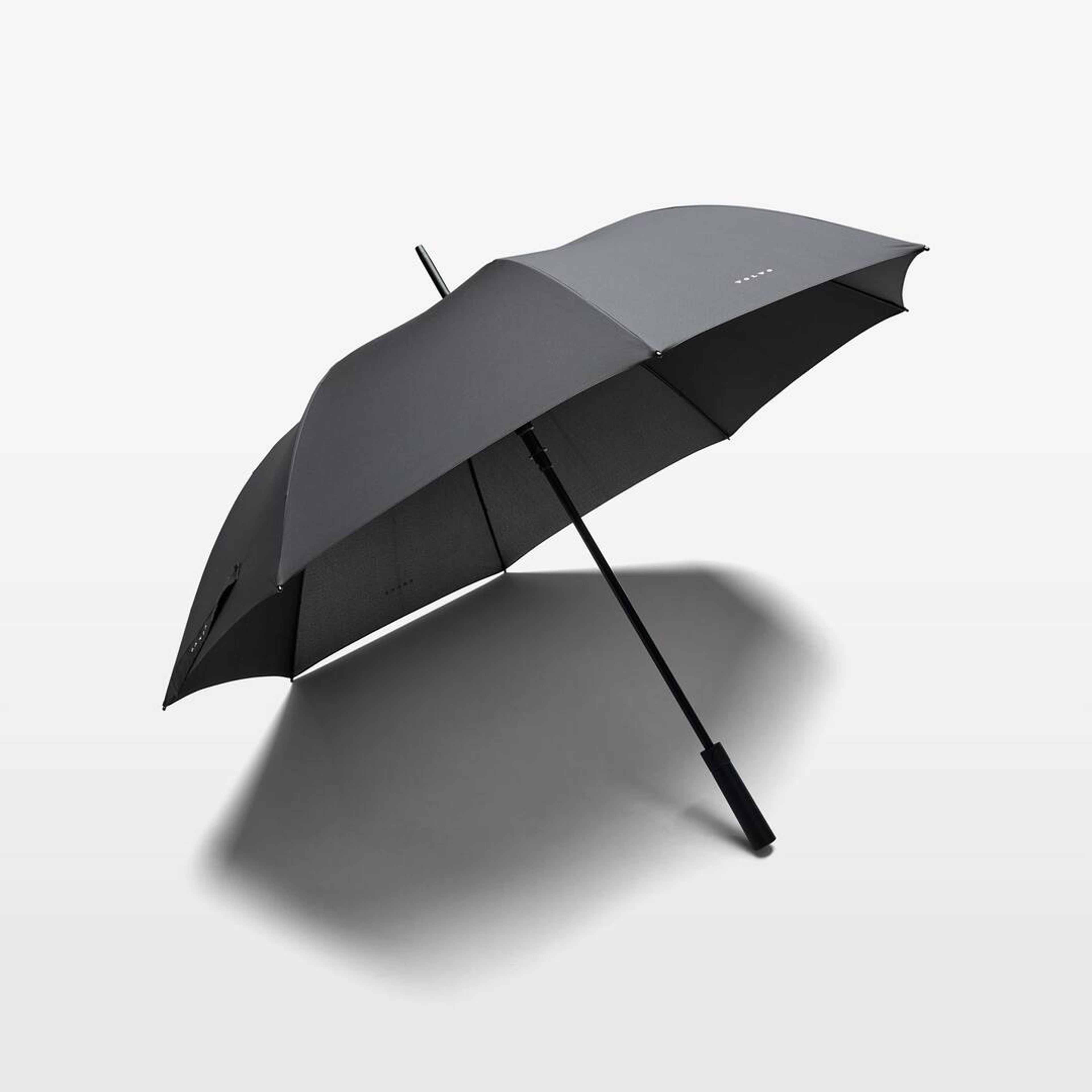 Zwarte open paraplu