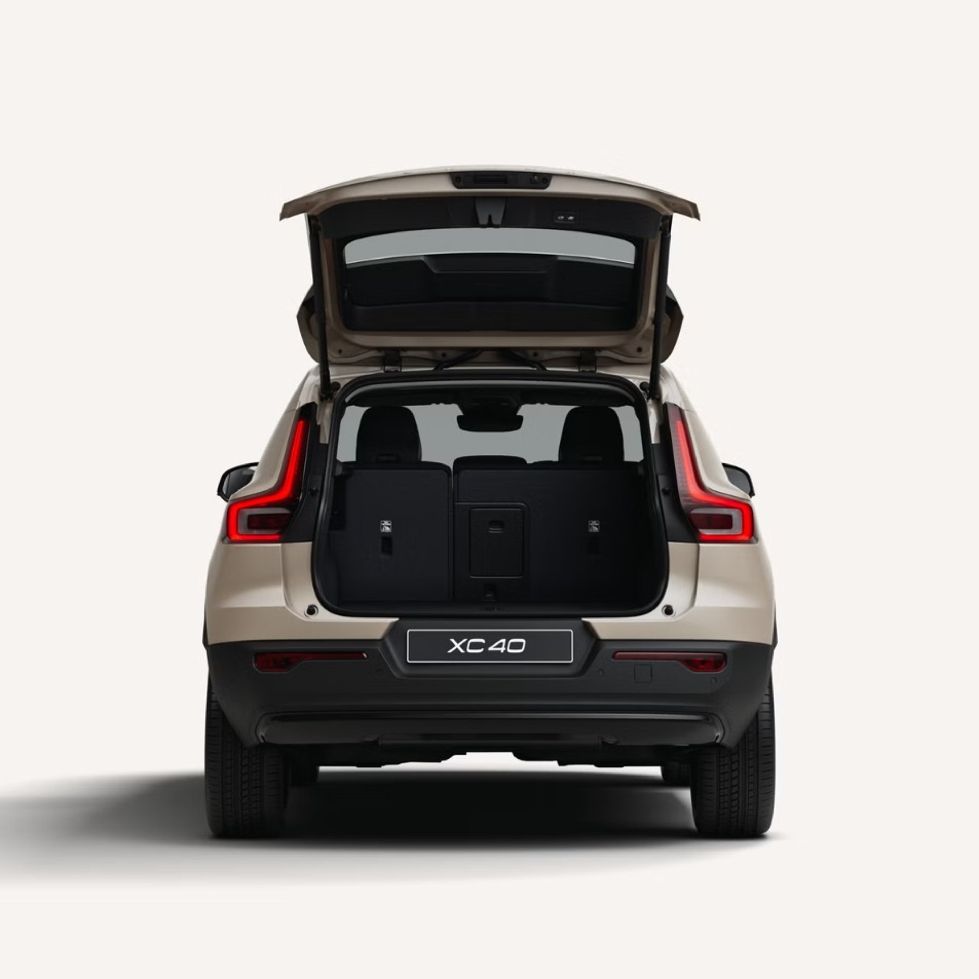 Rear view of XC40 with the boot hatch open.