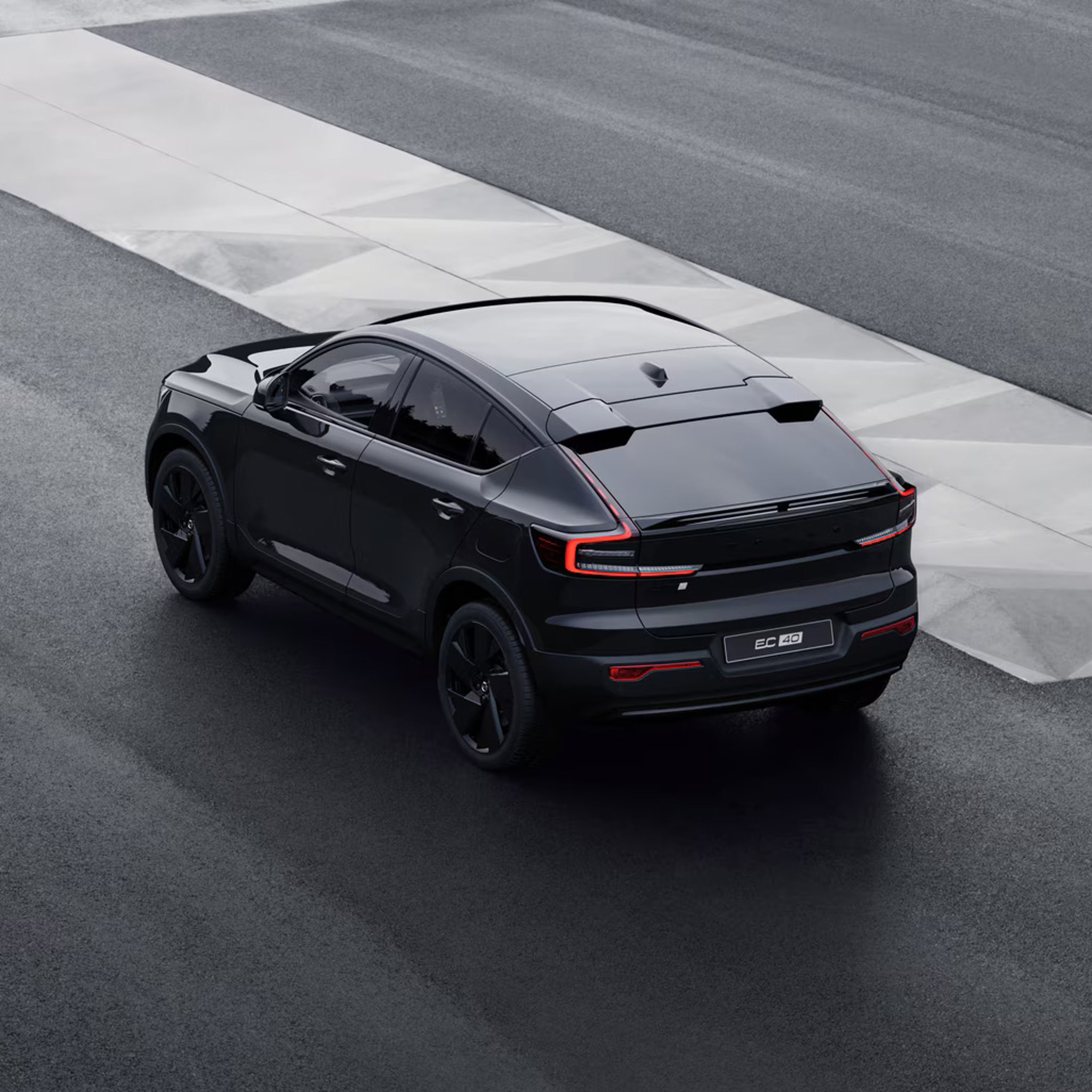 Rear view of EC40 black edition on a tarmacked road