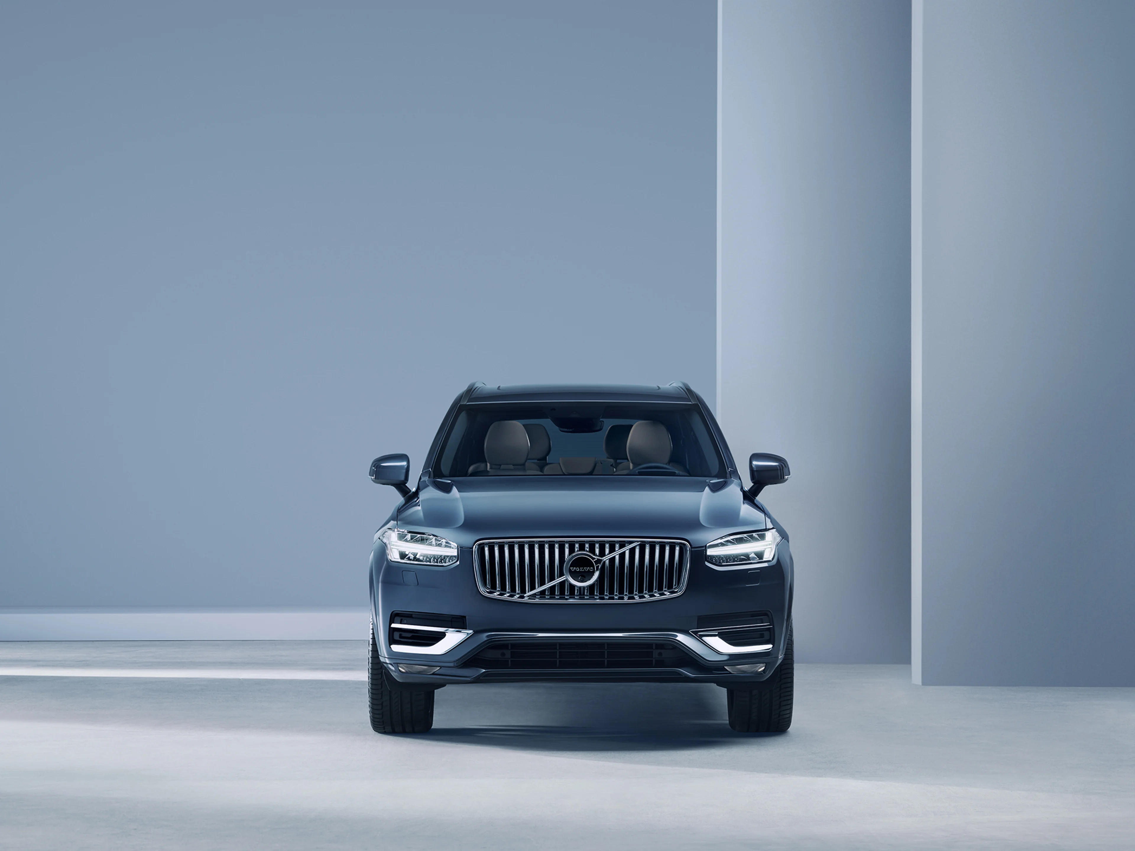 Frontansicht eines XC90 Plug-in-Hybrids