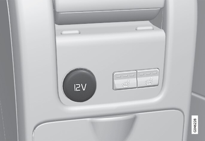 12-V-Steckdose in der Tunnelkonsole, Fond.