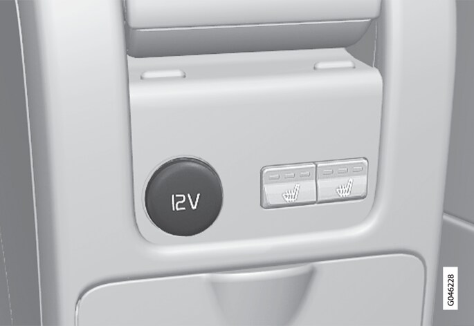 P3-1220-s+v60 12 V socket back of tunnel console