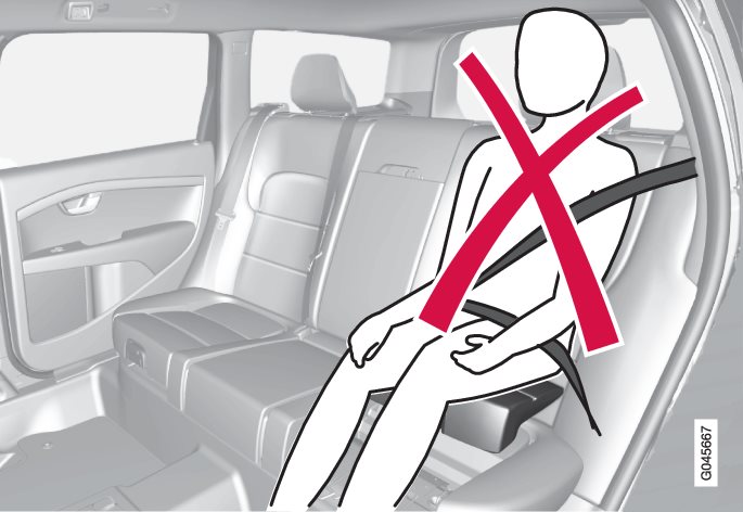 P3-1146-V70-XC70-Booster seat improper placement of children