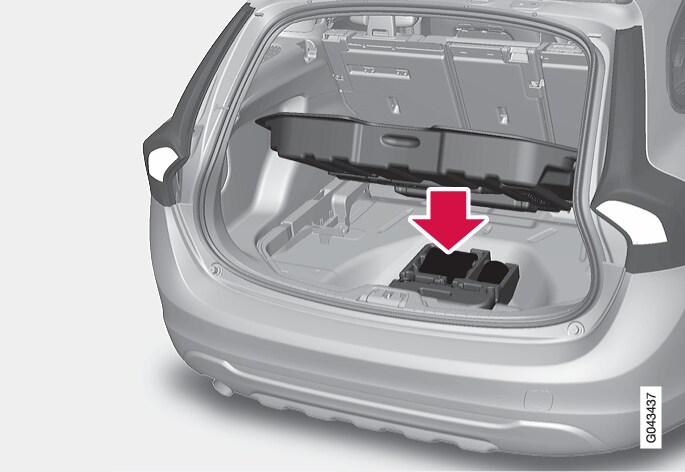 P3-1020-V60 Tools in luggage compartment