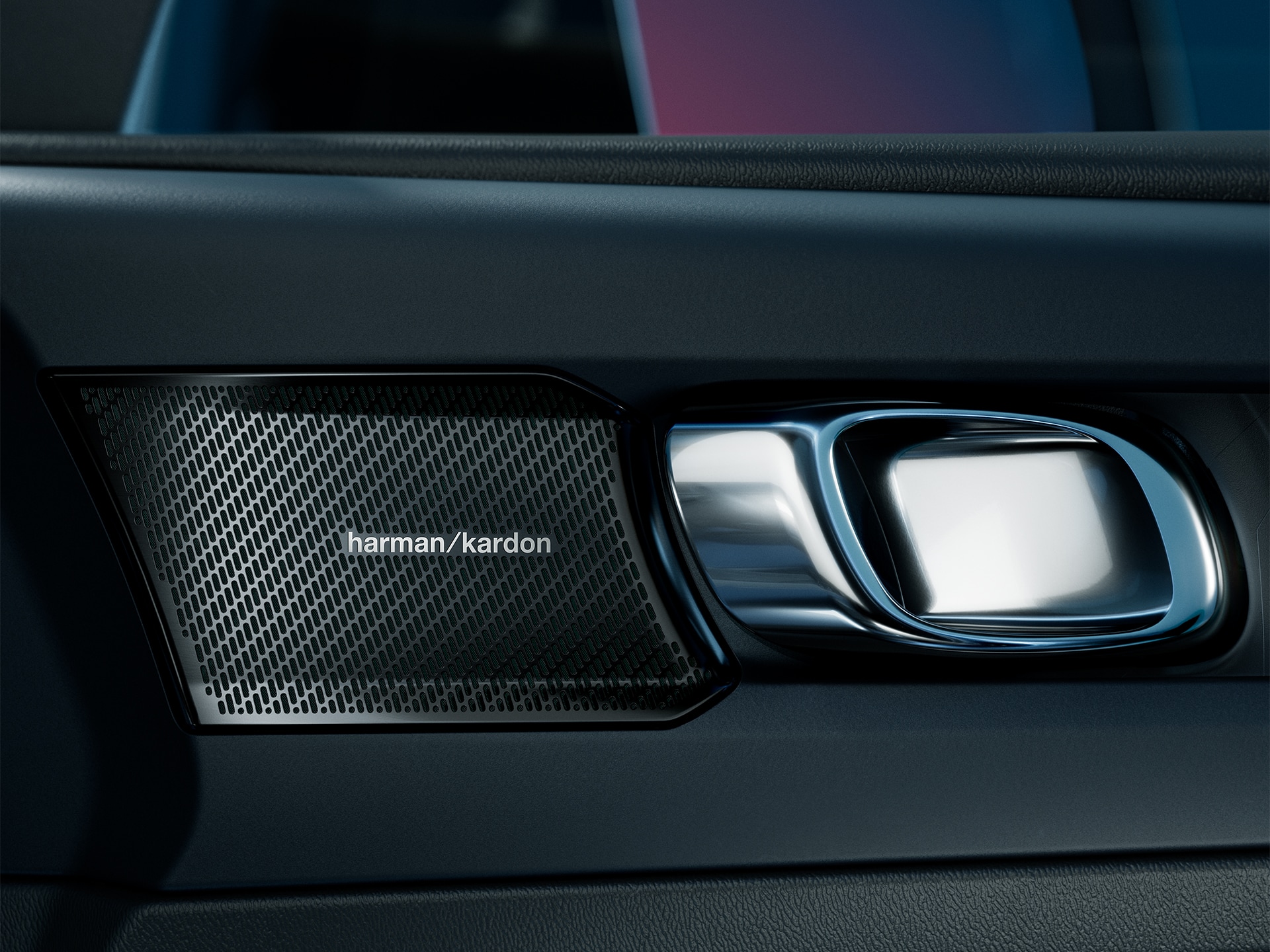 Innenansicht des Volvo C40 Recharge Pure Electric mit dem Harman Kardon Lautsprechersystem in der Tür.