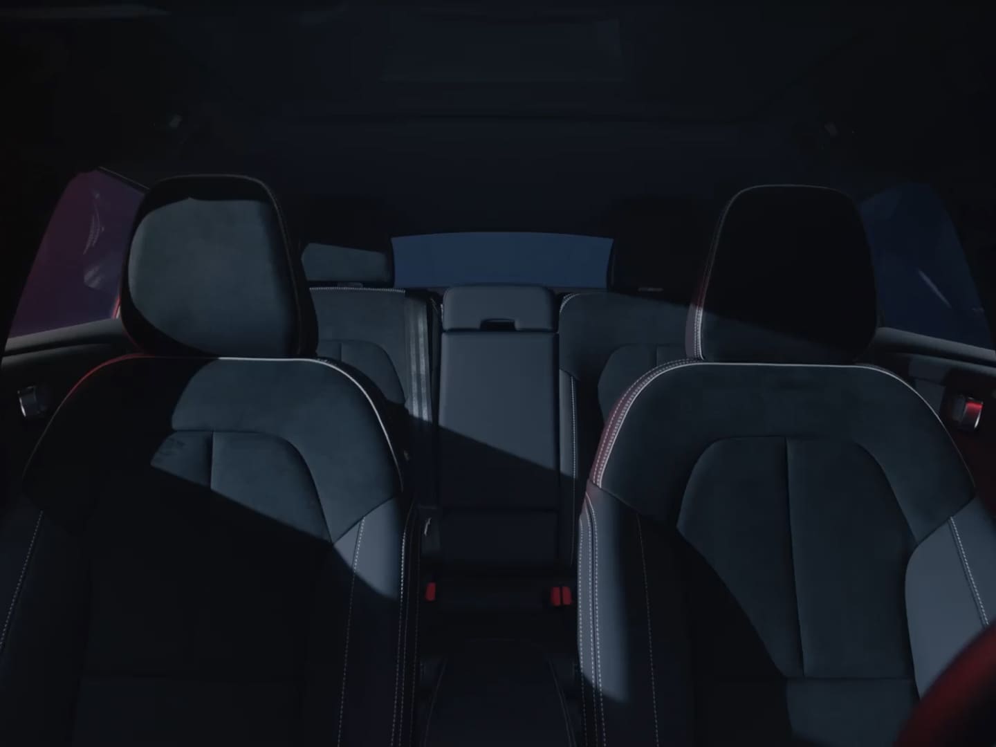 Overview of the interior design of the Volvo C40.