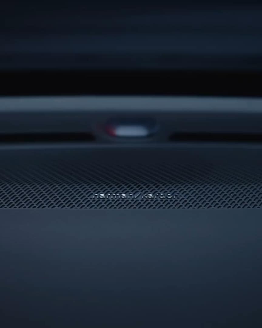 El Volvo C40 Recharge incorpora el sistema de sonido de calidad excepcional Harman Kardon.