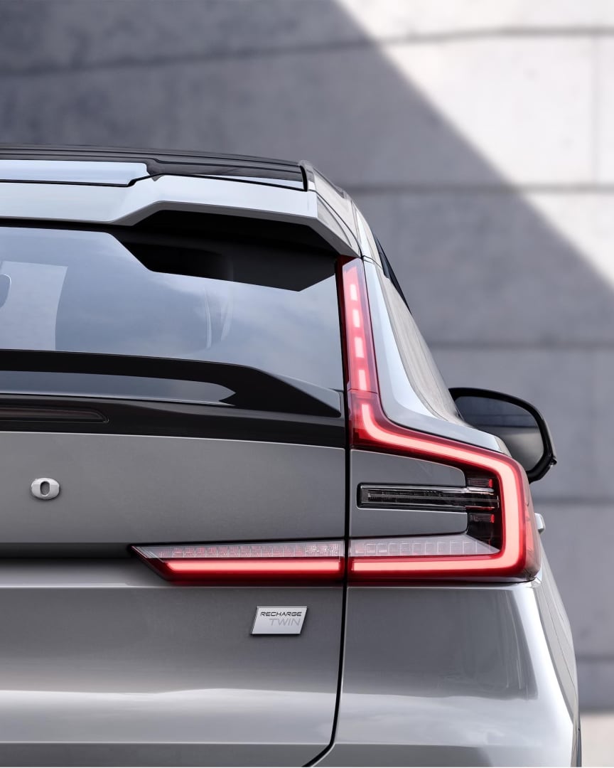 The LED rear lights of the Volvo C40 Recharge with welcome and farewell sequence.