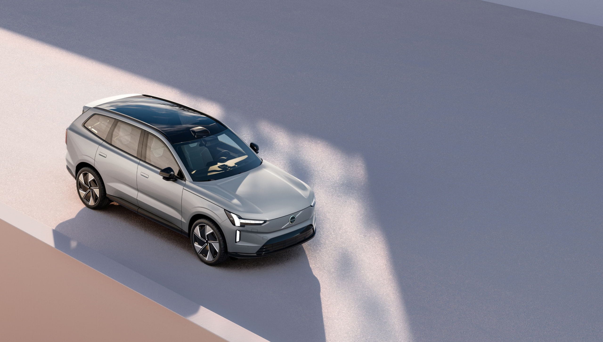 Exterior Design of The Volvo EX90 with Panoramic Roof and LiDar