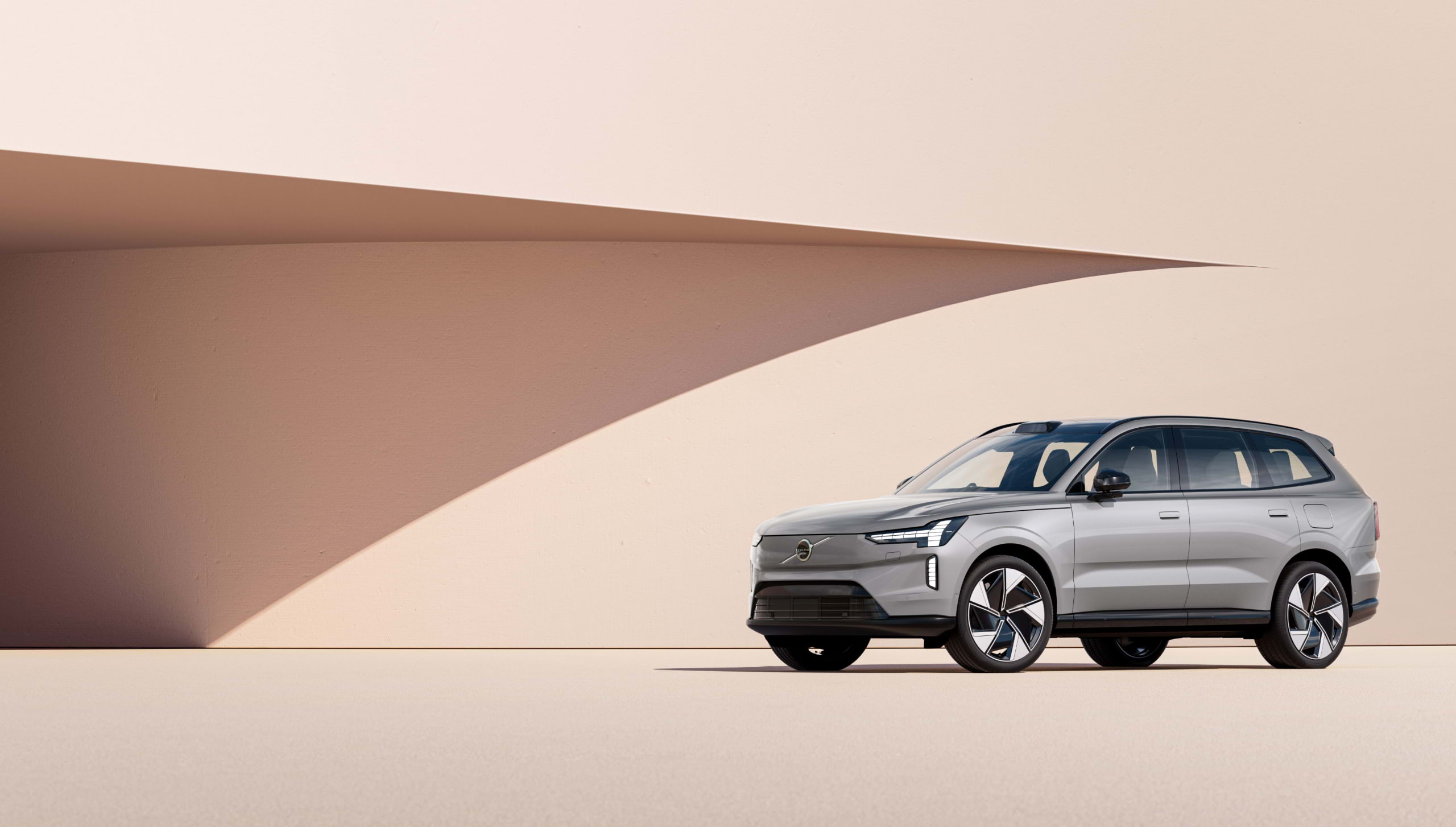 The Volvo EX90 fully electric SUV