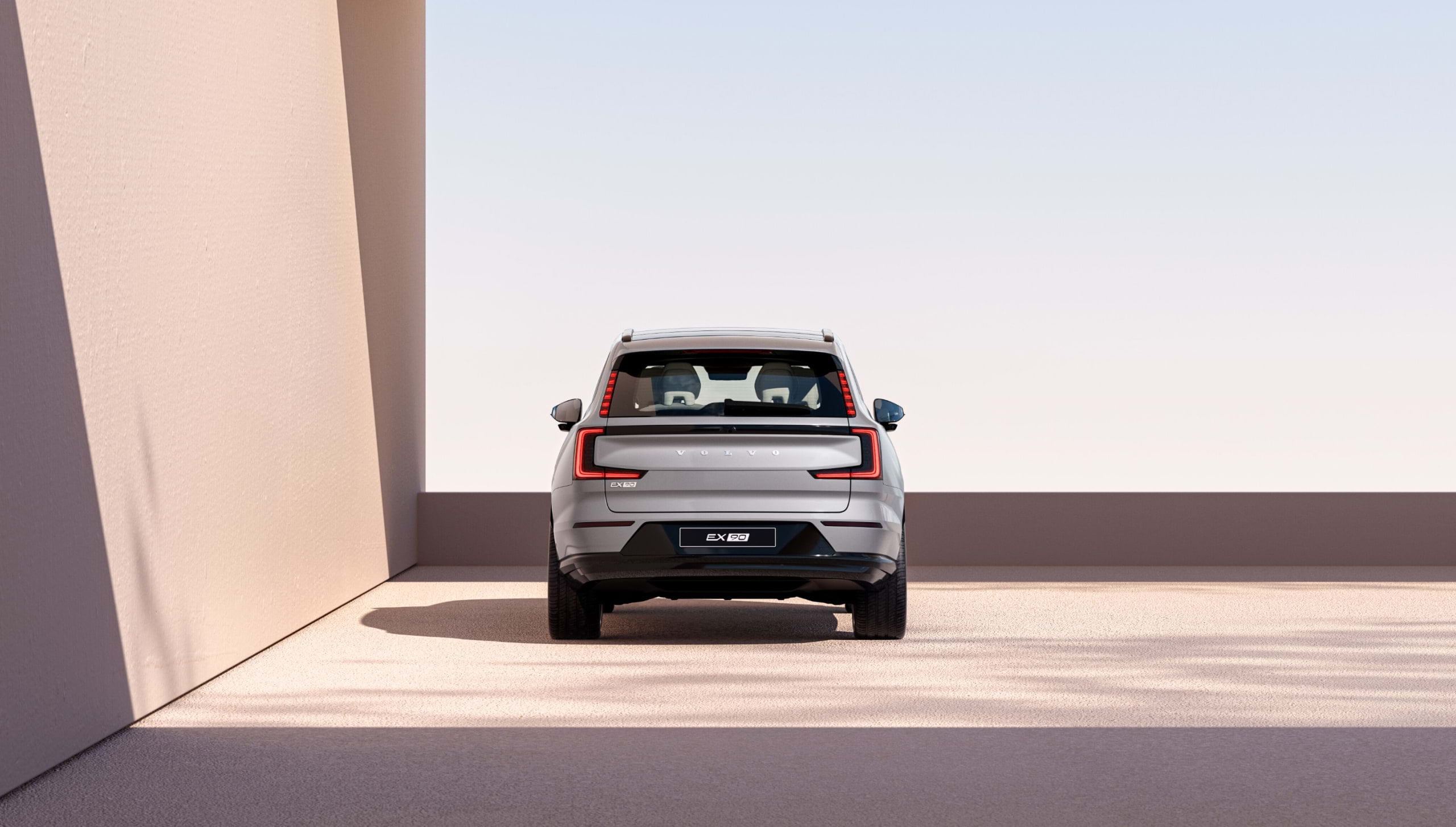 Flush design of the Volvo EX90 fully electric SUV