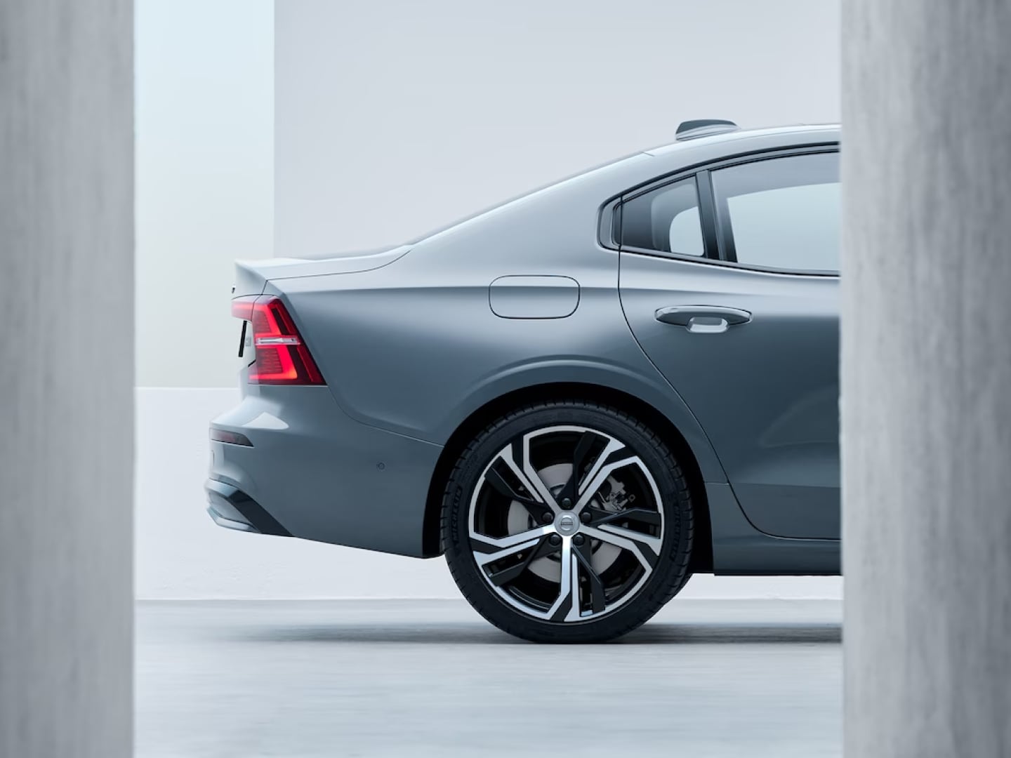 Volvo S60 mild hybrid side exterior and hubcap.