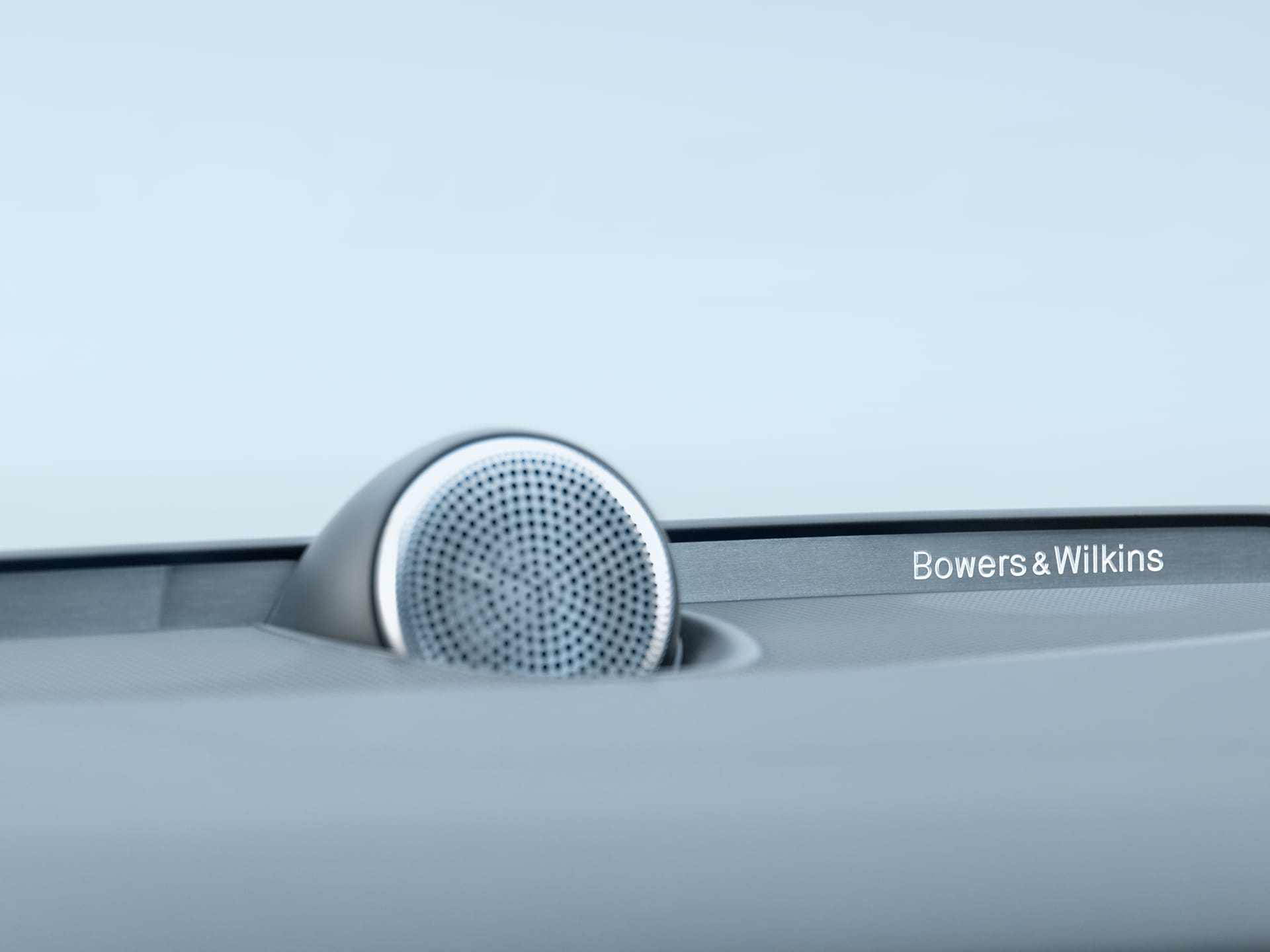 Enceintes Bowers & Wilkins à l'intérieur d'une Volvo S60 hybride rechargeable.