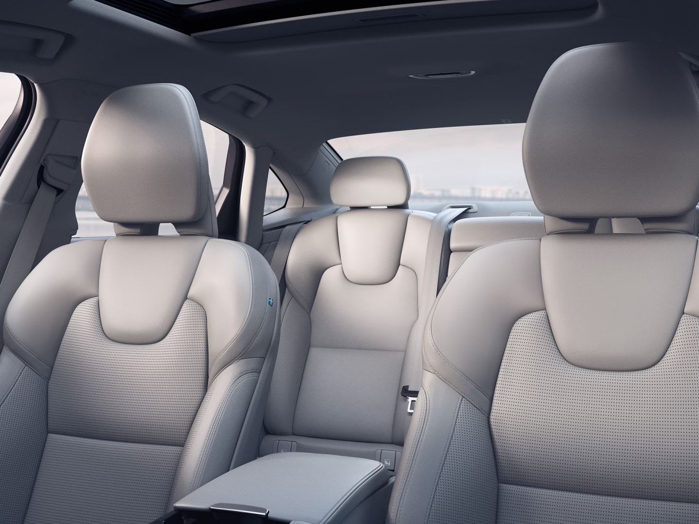Front and rear seats in the Volvo S90.