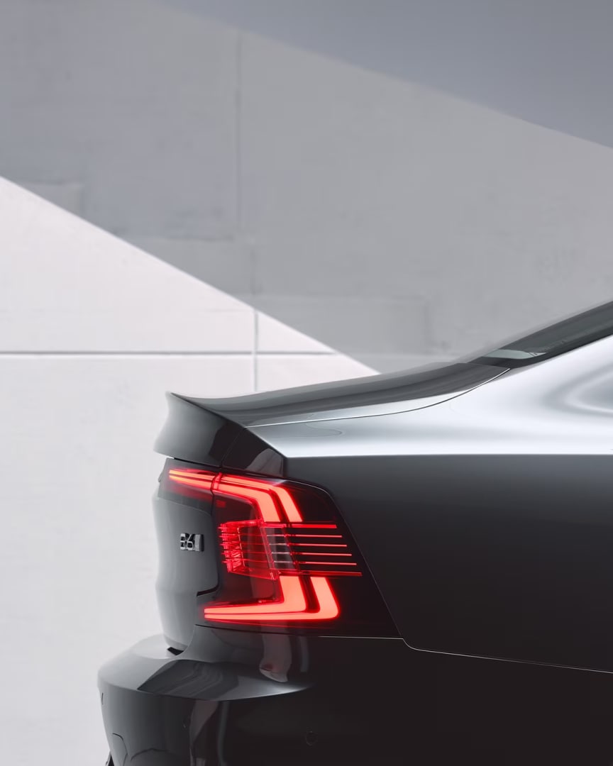 Rear view of the Volvo S90 with full LED rear lamps.