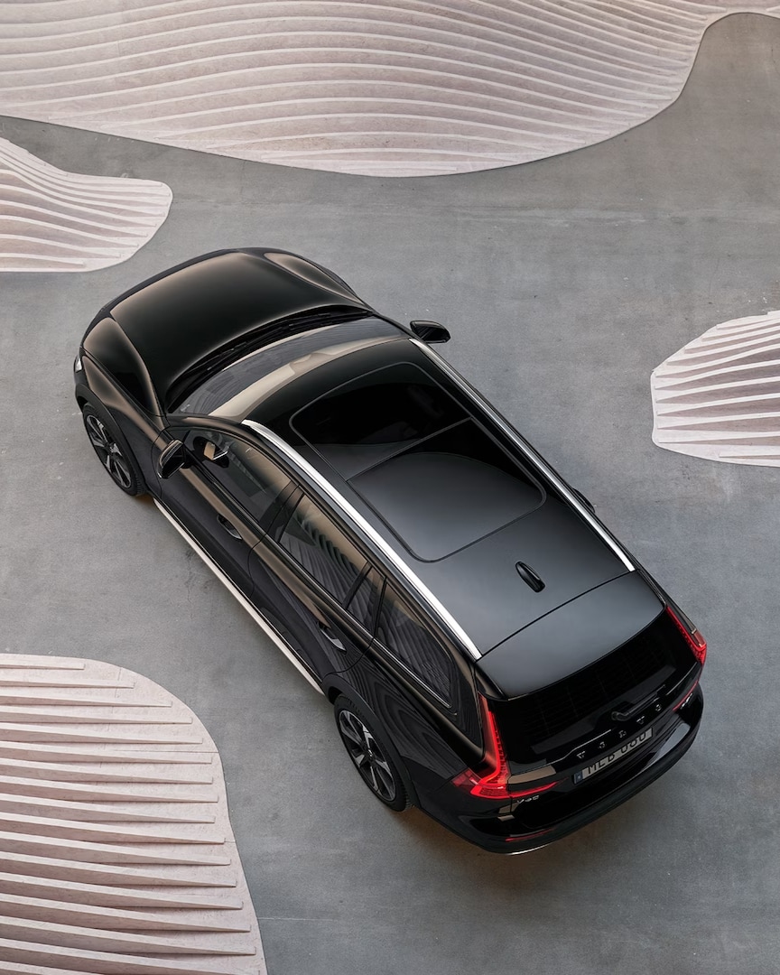 Exterior of the Volvo V60 Cross Country seen from above.