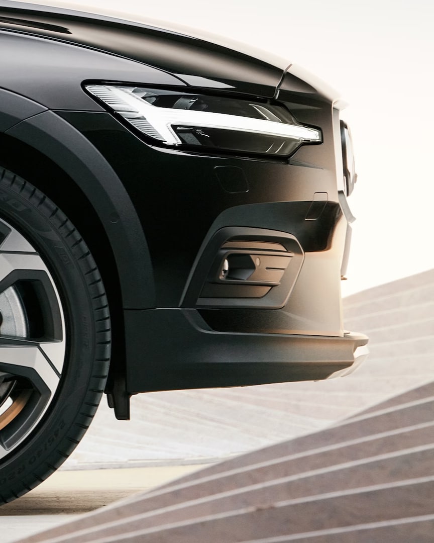 Extra stability and grip with large wheels on the Volvo V60 Cross Country.