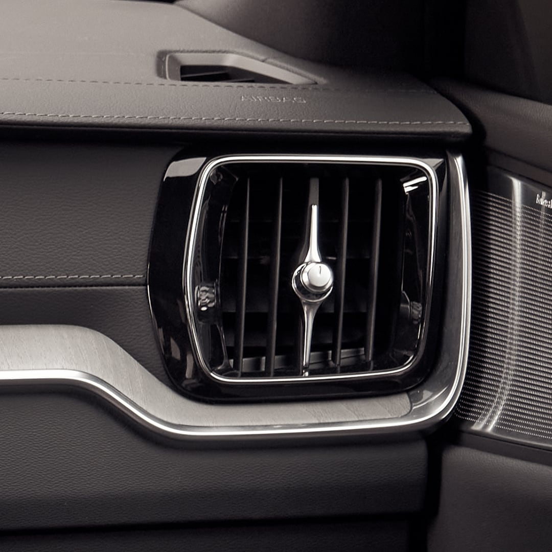 Com o purificador avançado de ar na carrinha Volvo V60, poderá, juntamente com os passageiros, desfrutar de ar com melhor qualidade e mais saudável.