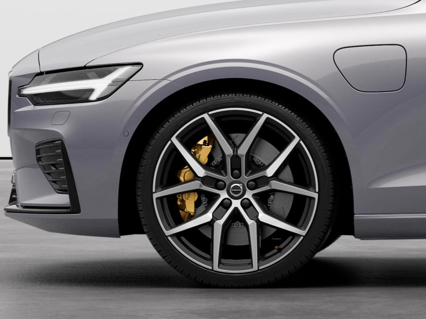 New aerodynamic wheel design on the Volvo V60 Recharge.
