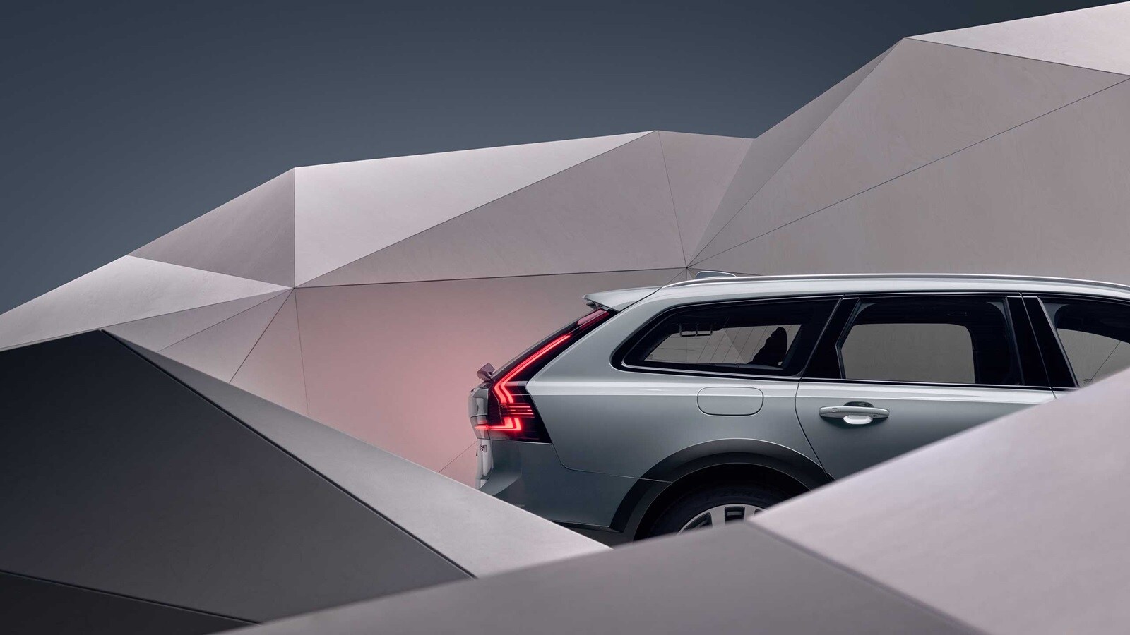 Rear side view of Volvo V90 Cross Country.