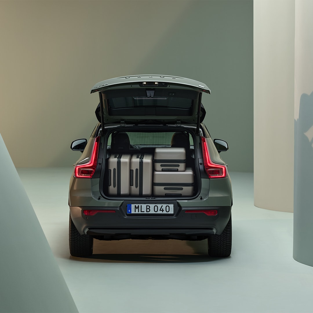 Bagasjerommet på en helelektrisk Volvo XC40 Recharge betyr mest mulig plass til bagasje.