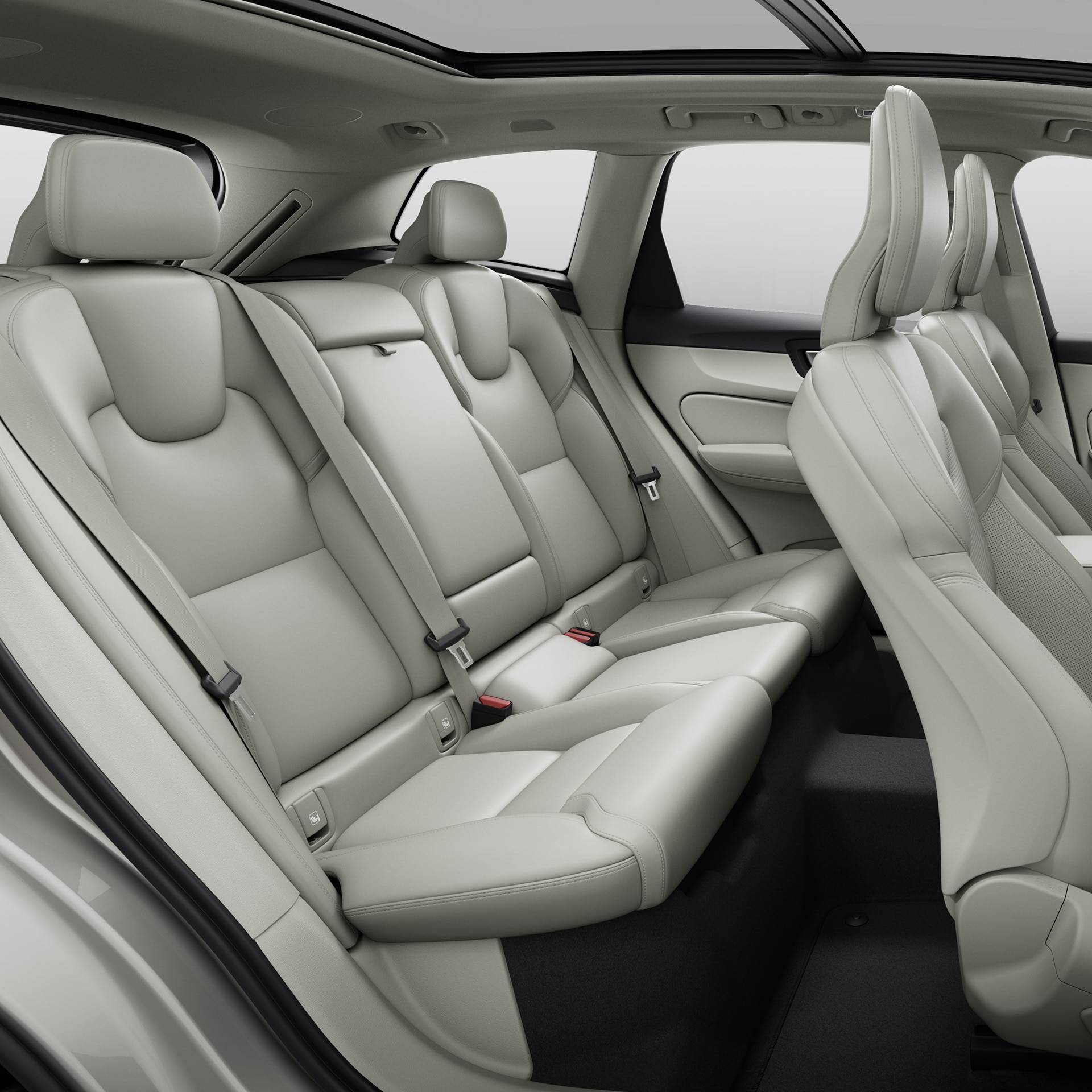 Vue latérale de l'intérieur d'un Volvo XC60.