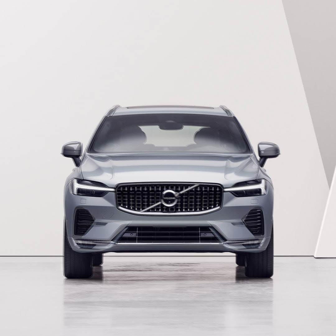 Volvo XC60 車頭的代表性前格柵和頭燈設計。