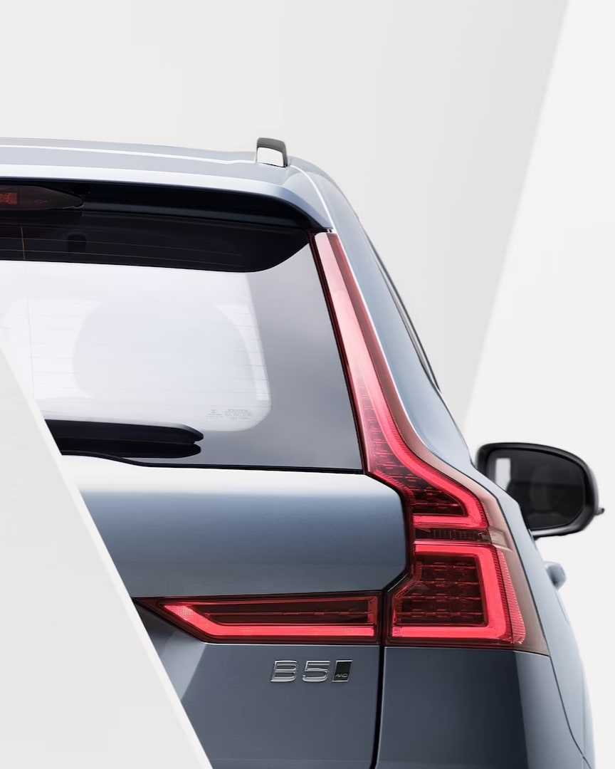 Rear view of the Volvo XC60 with full LED rear lamps.