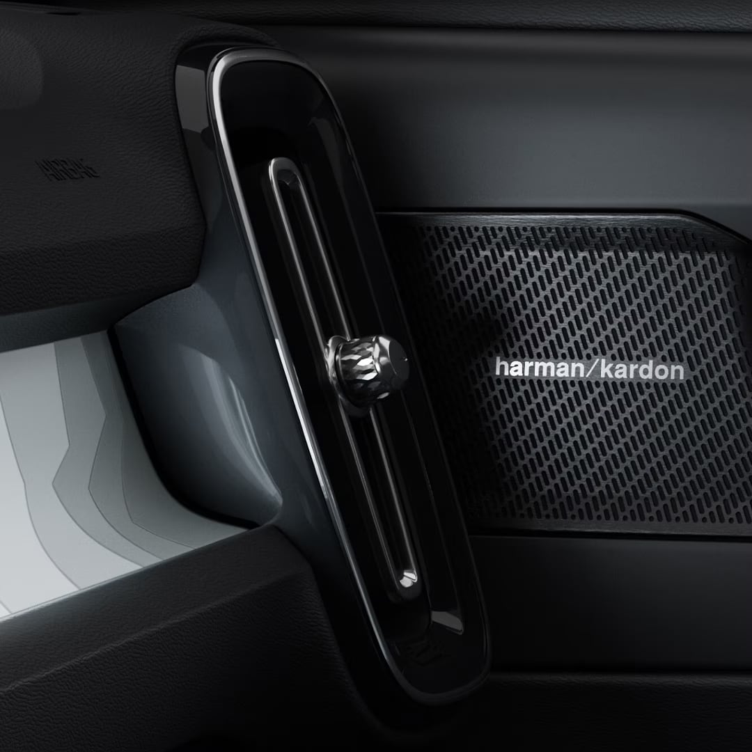 One of the stylish air vents featured in the the Volvo EX40 cabin.