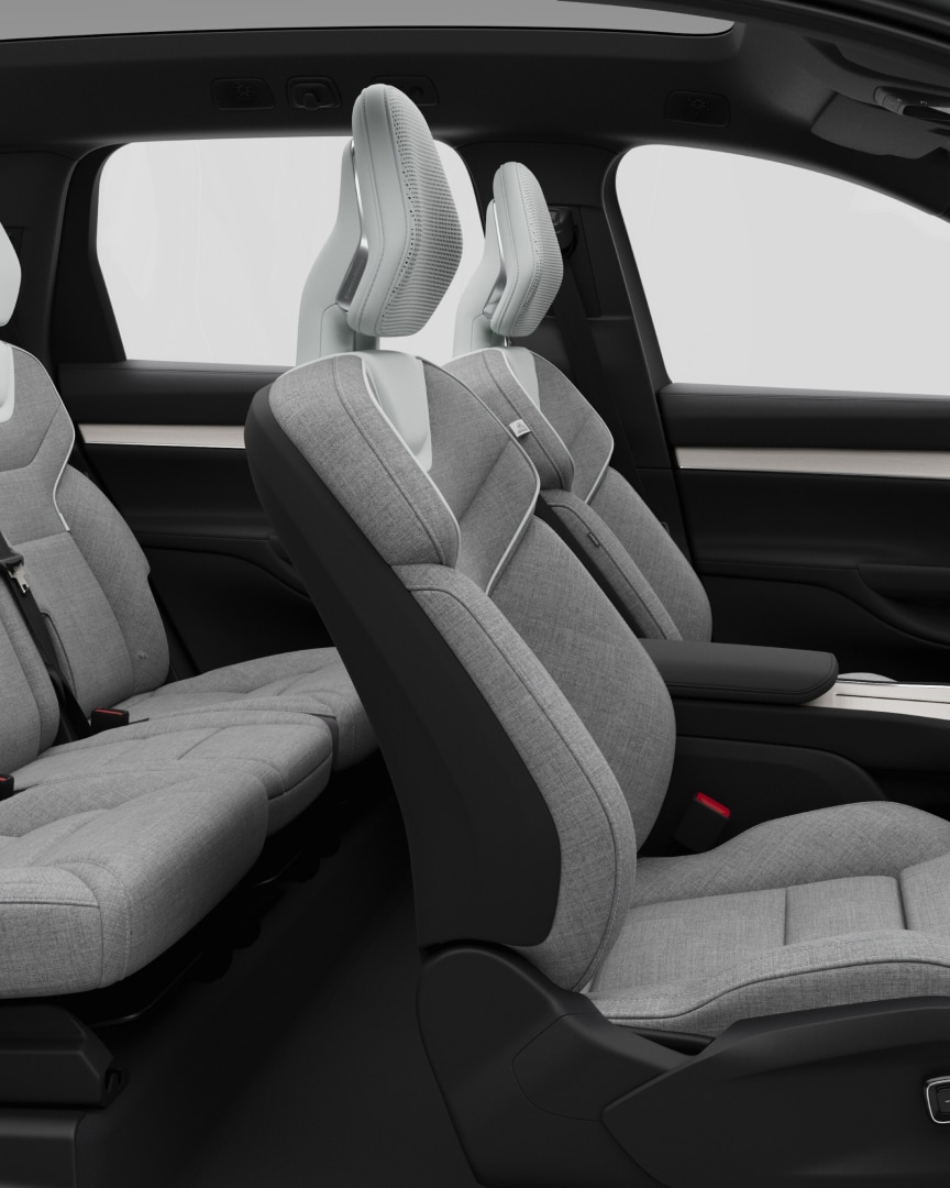 Pohled zboku na čalounění sedadel v interiéru vozu Volvo EX90.