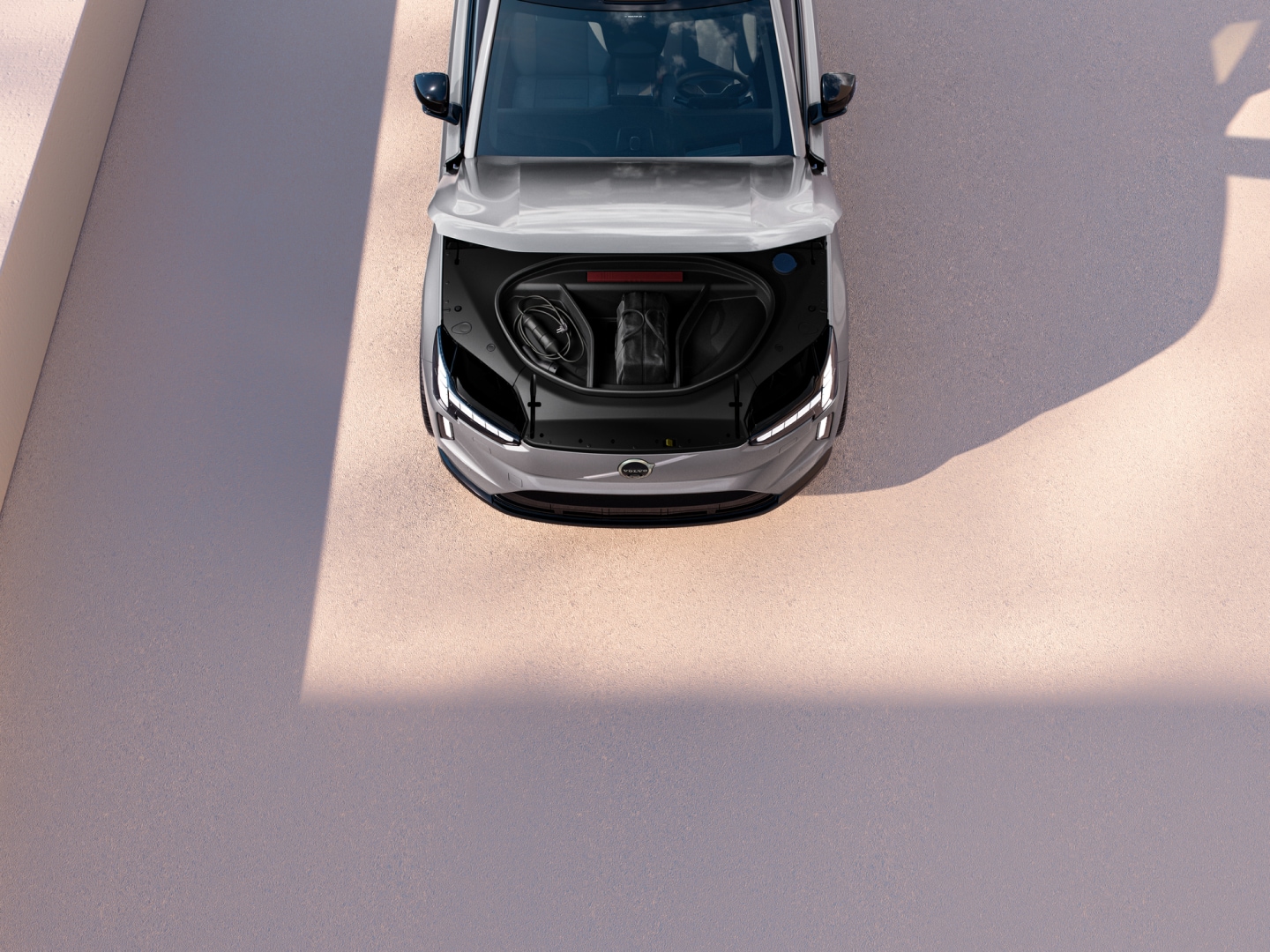 Almacenamiento adicional en el "capó" del SUV Volvo EX90 eléctrico puro.