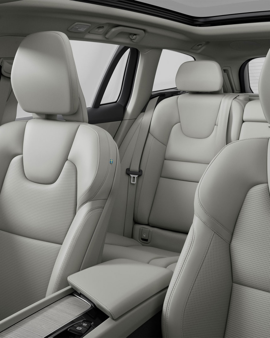 Appuie-tête du siège passager avant en cuir Nappa du Volvo V60 micro-hybride.