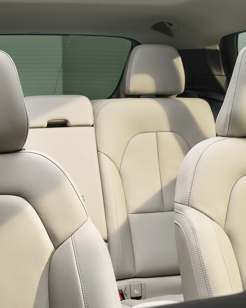 Design des sièges en cuir de la Volvo XC40 Mild Hybrid.